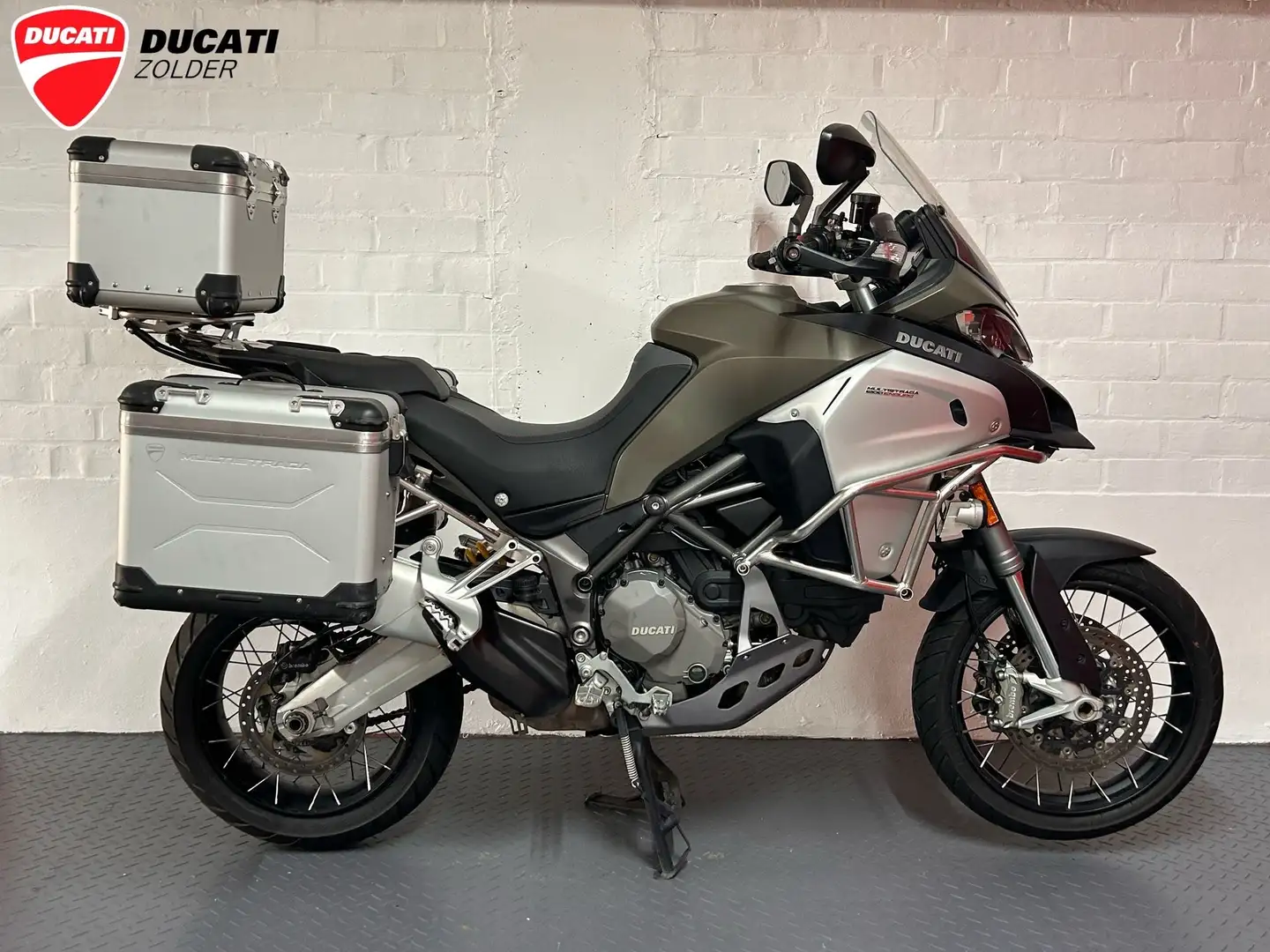 Ducati Multistrada 1200 Enduro Gris - 1