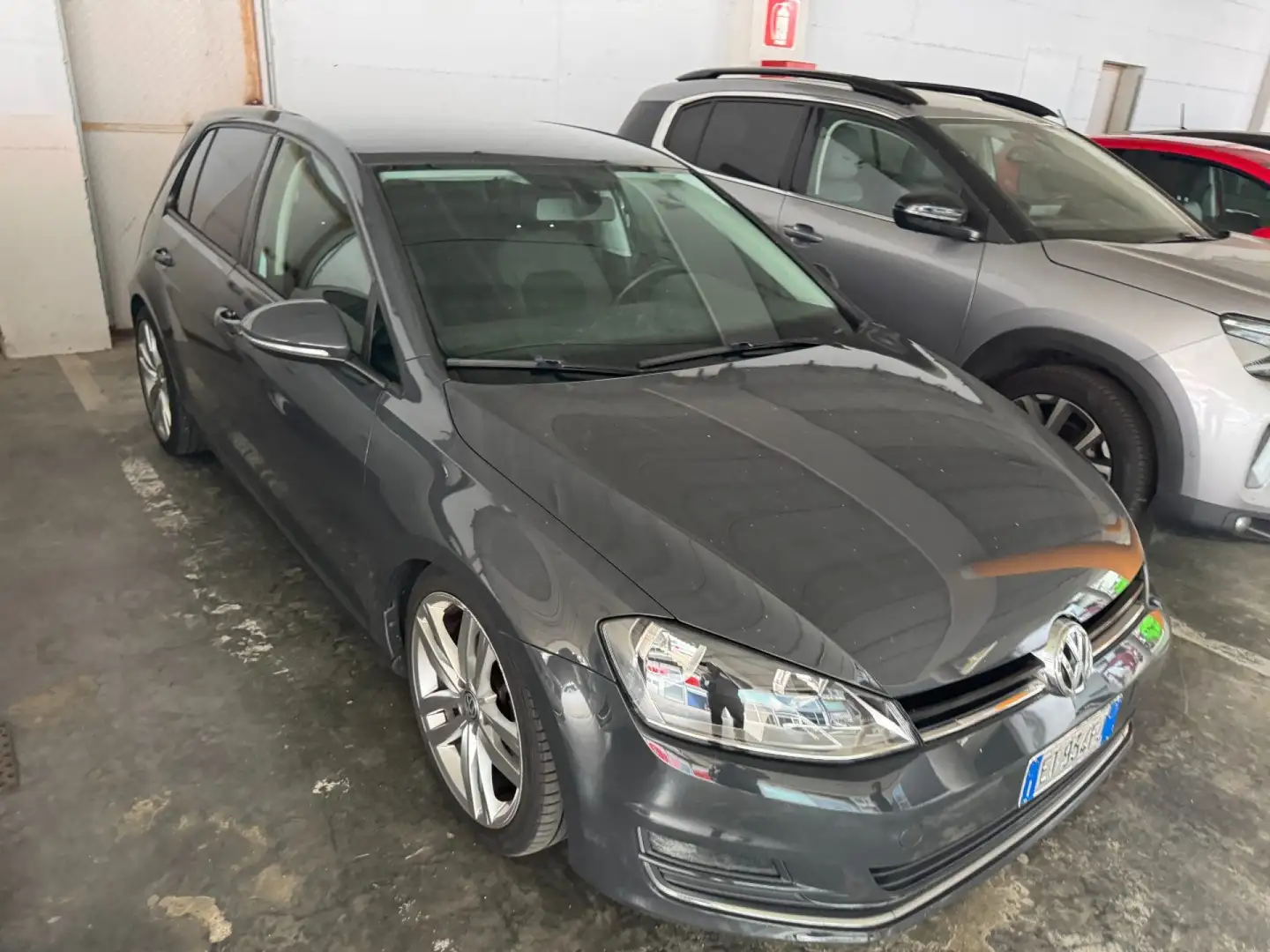 Volkswagen Golf 1.6 TDI DSG 5p. Highline BlueMotion Technology Grijs - 1