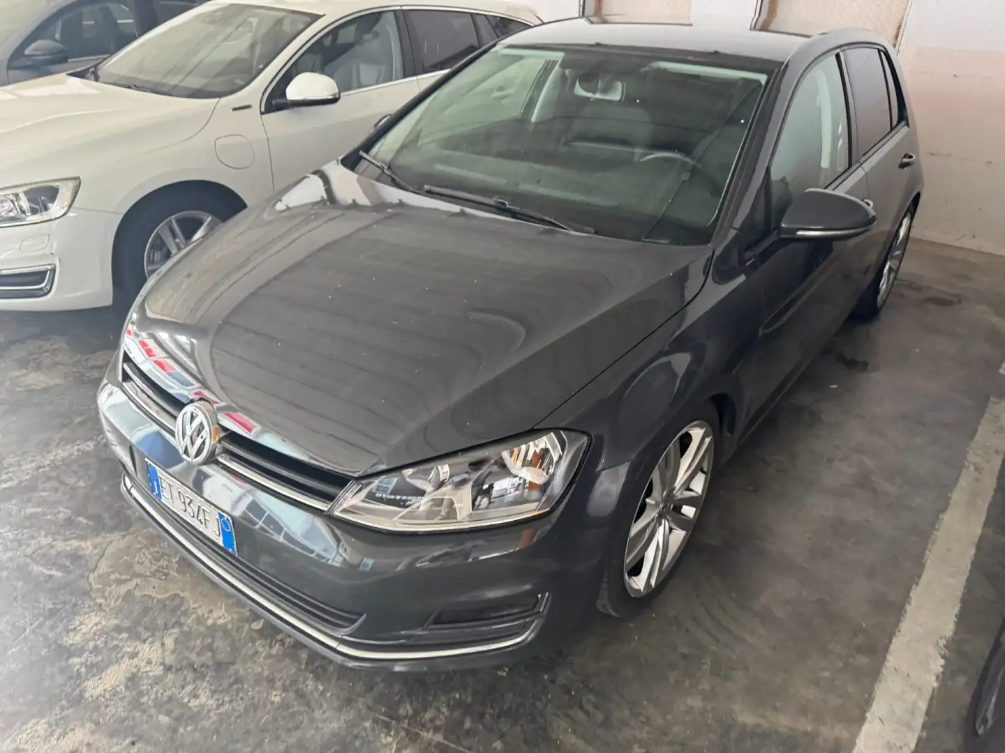 Volkswagen Golf 1.6 TDI DSG 5p. Highline BlueMotion Technology Grijs - 2