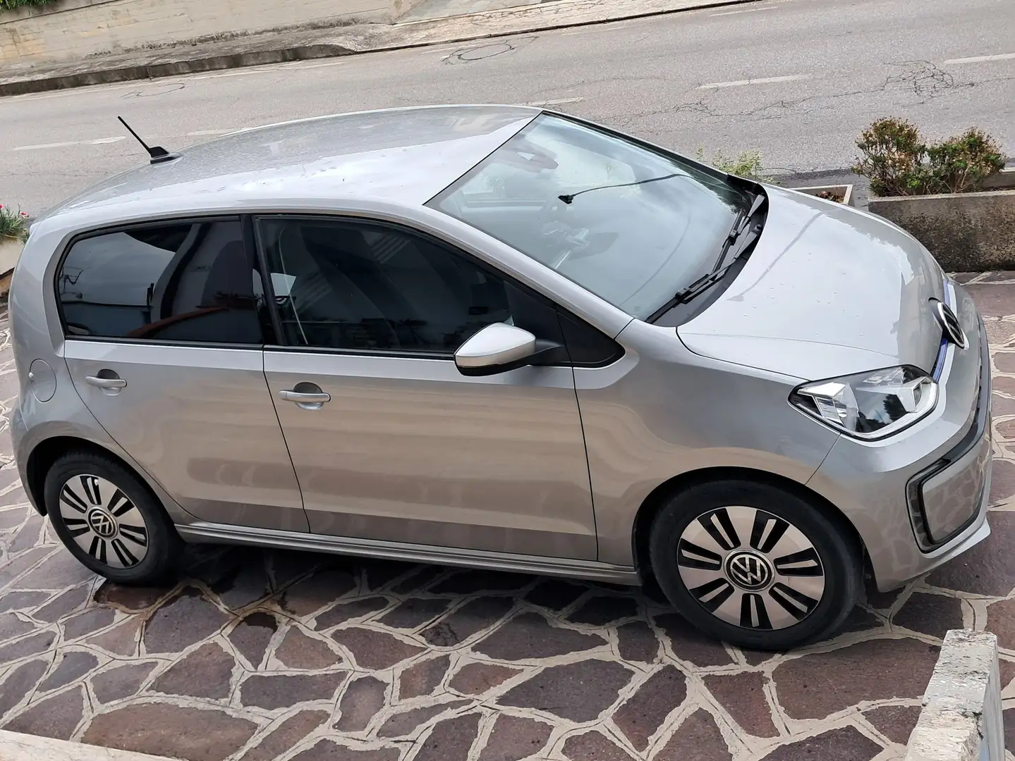 Volkswagen up! up! 5p 2017 e-up! 5p - 1