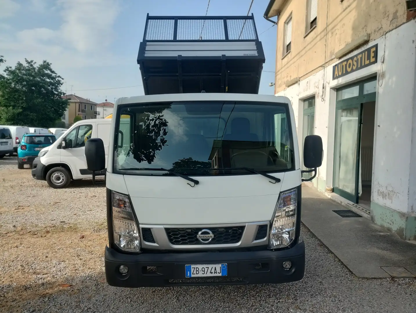 Nissan Cabstar NT400 Cabstar35.13 3.0 TDi 130CV PC-RG RIBALDABILE Blanco - 1