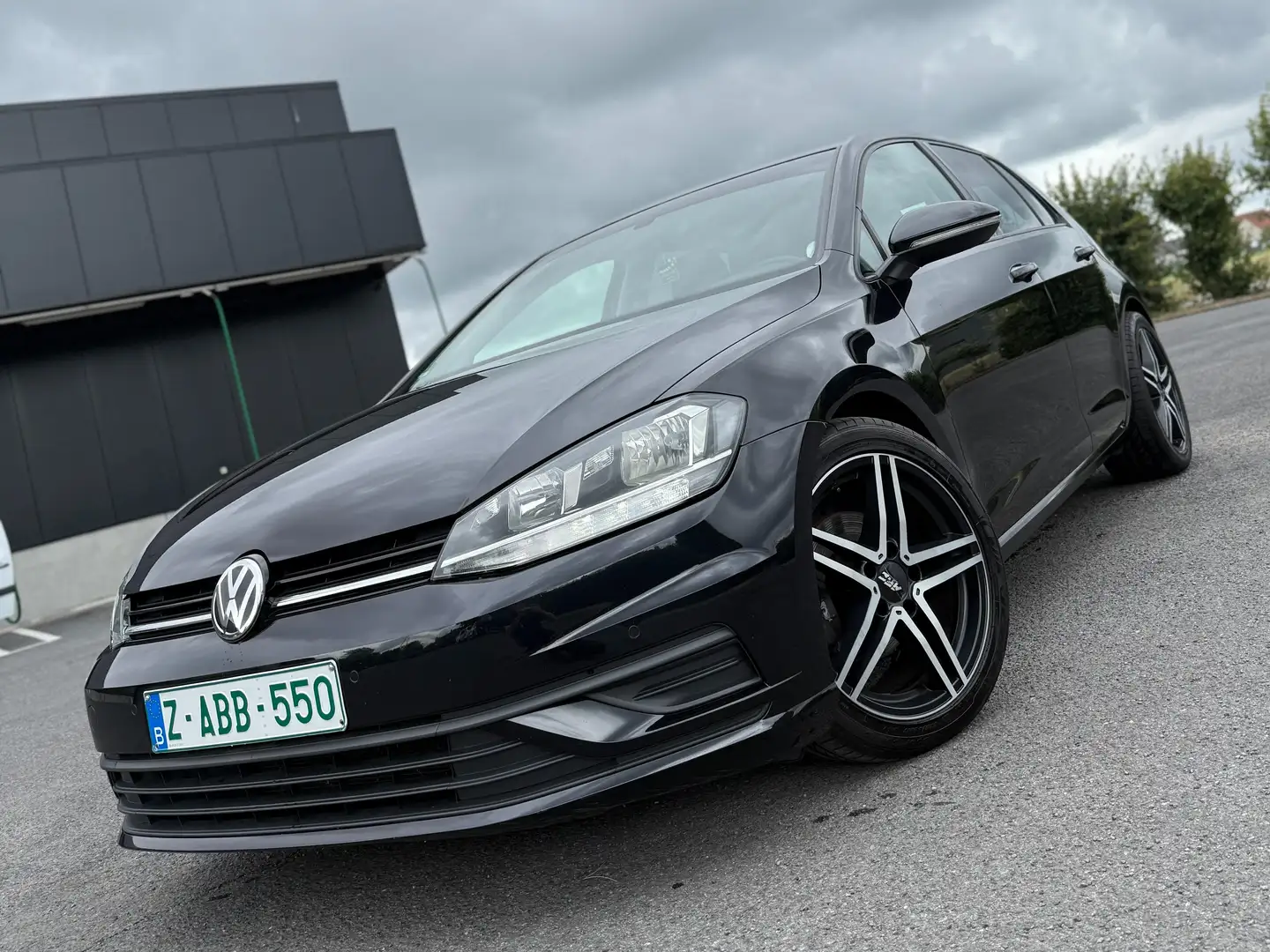 Volkswagen Golf 1.0 TSI Trendline /Apple-Carplay /Camera Zwart - 1