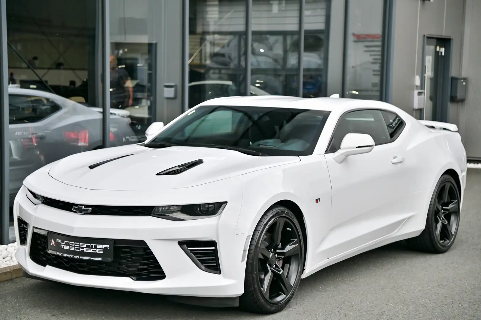 Chevrolet Camaro V8 Recaro* Magnetic Ride* Klappenabgas.* Weiß - 2