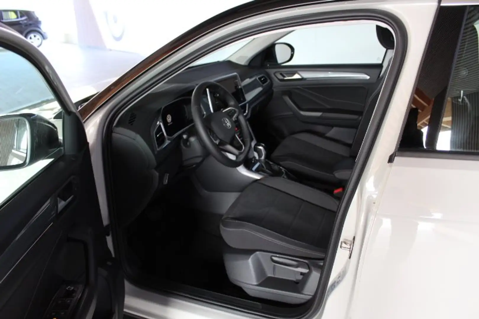Volkswagen T-Roc 1.5TSI DSG STYLE IQ.DRIVE EASY-OPEN&CLOSE Grau - 2