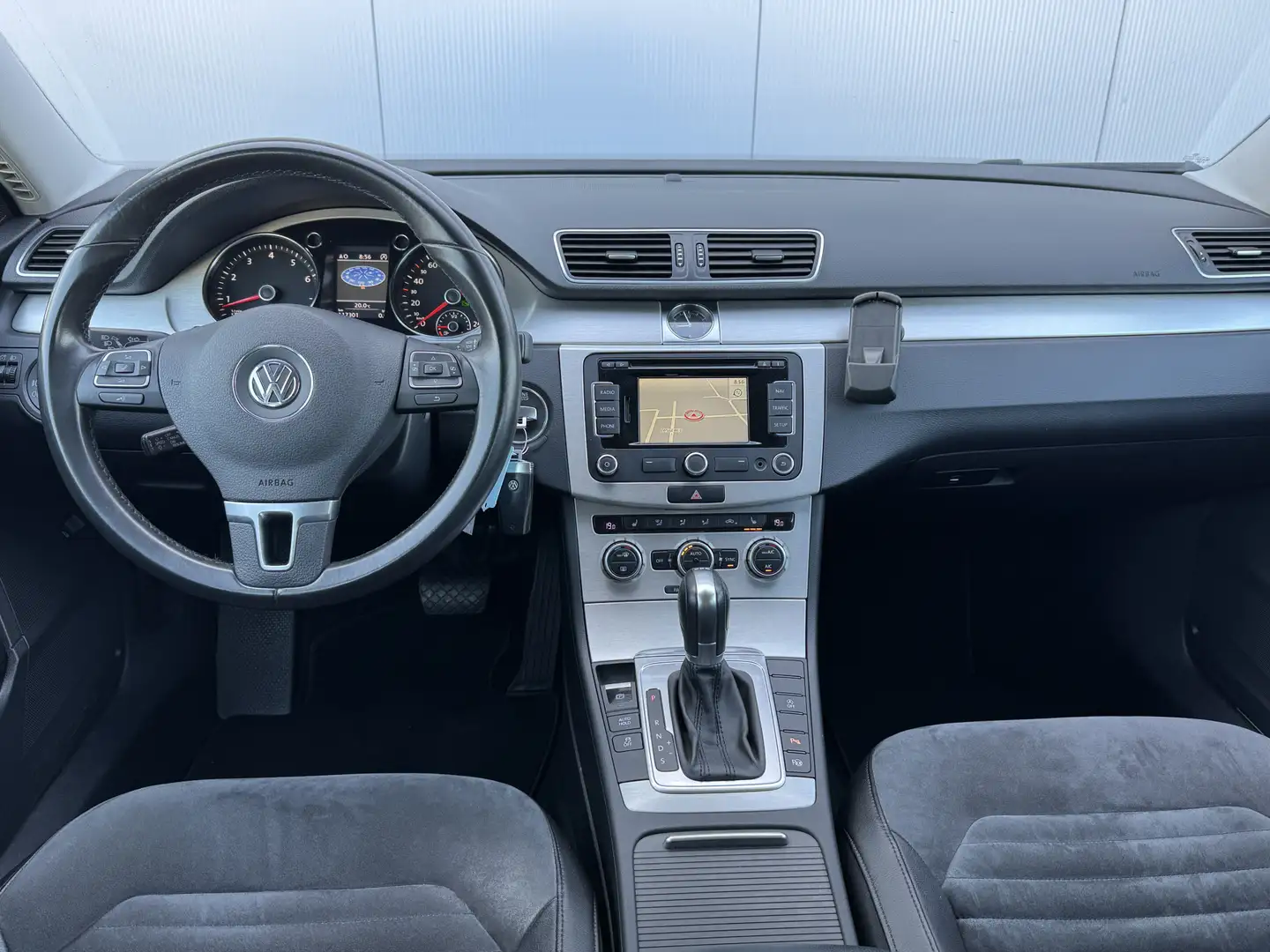 Volkswagen Passat Variant 1.4 TSI Highline Executive Edition Automaat/Navi. Brun - 2