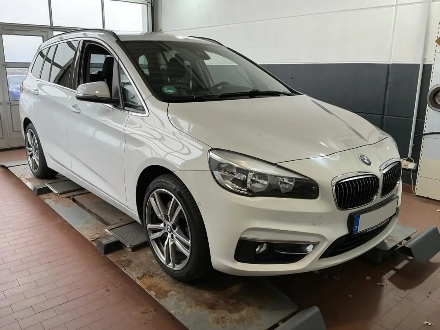 BMW 220 d xDrive Gran Tourer +nur an Händler/Export+ Blanco - 2