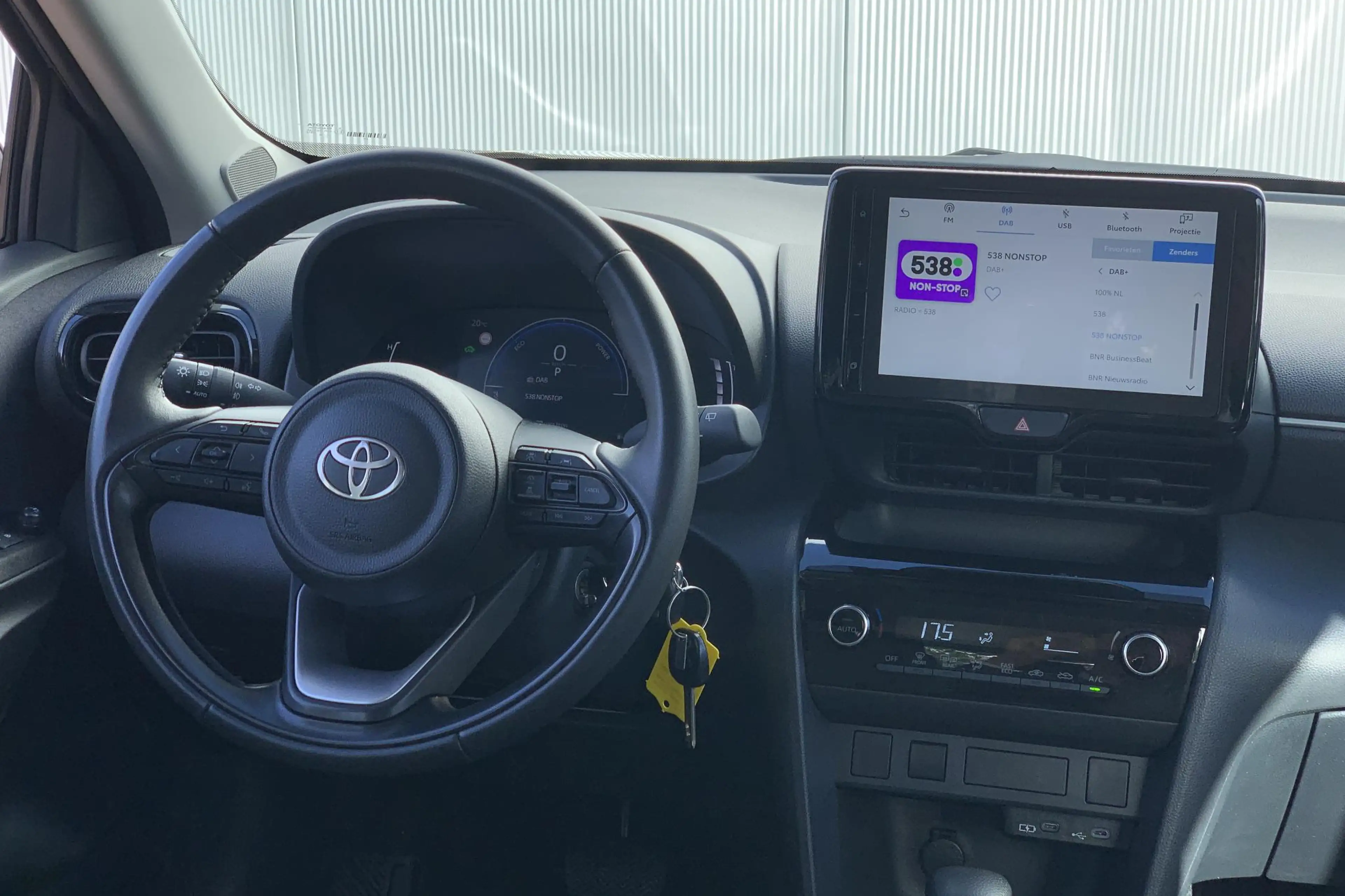 Toyota Yaris Cross 1.5 Hybrid 115 Active / Camera / Apple Carplay & A — photo 10