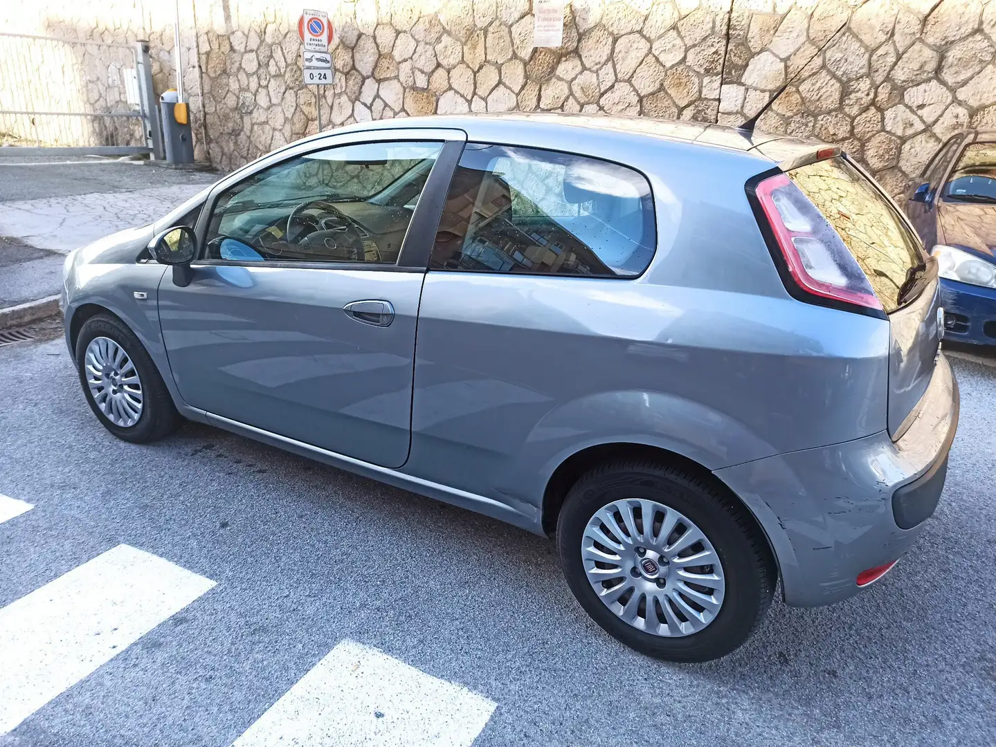 Fiat Punto Evo 3p 1.2 Blue&Me s&s Grigio - 2