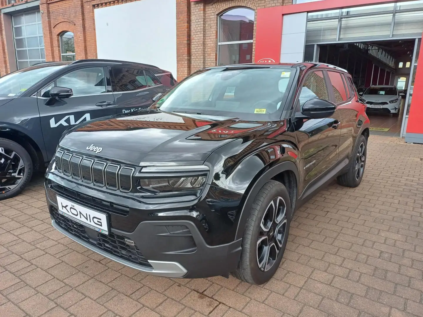 Jeep Avenger Altitude 1.2 GSE T-GDI Klimaautomatik Schwarz - 1