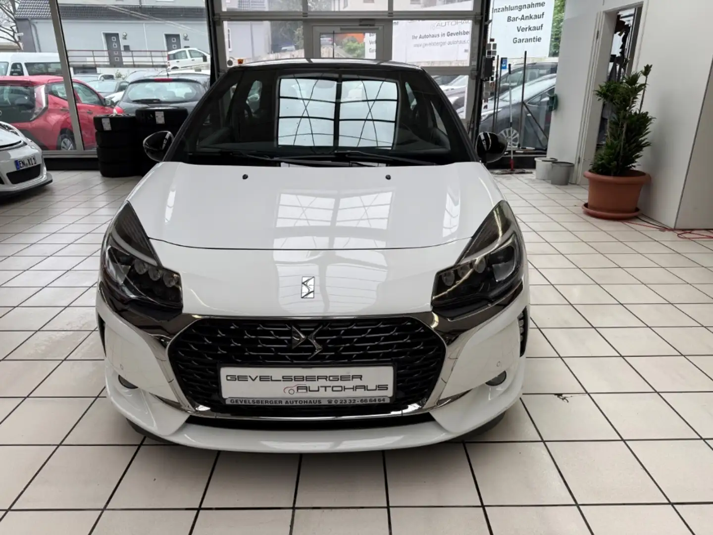 DS Automobiles DS 3 DS So Chic 1.Hand+VFW Scheckheft LED Weiß - 2