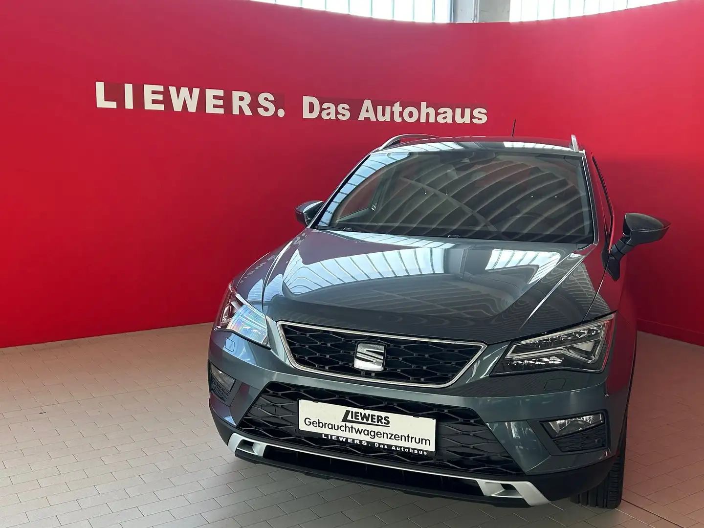 SEAT Ateca Xcellence 1.4 TSI ACT DSG Grau - 2