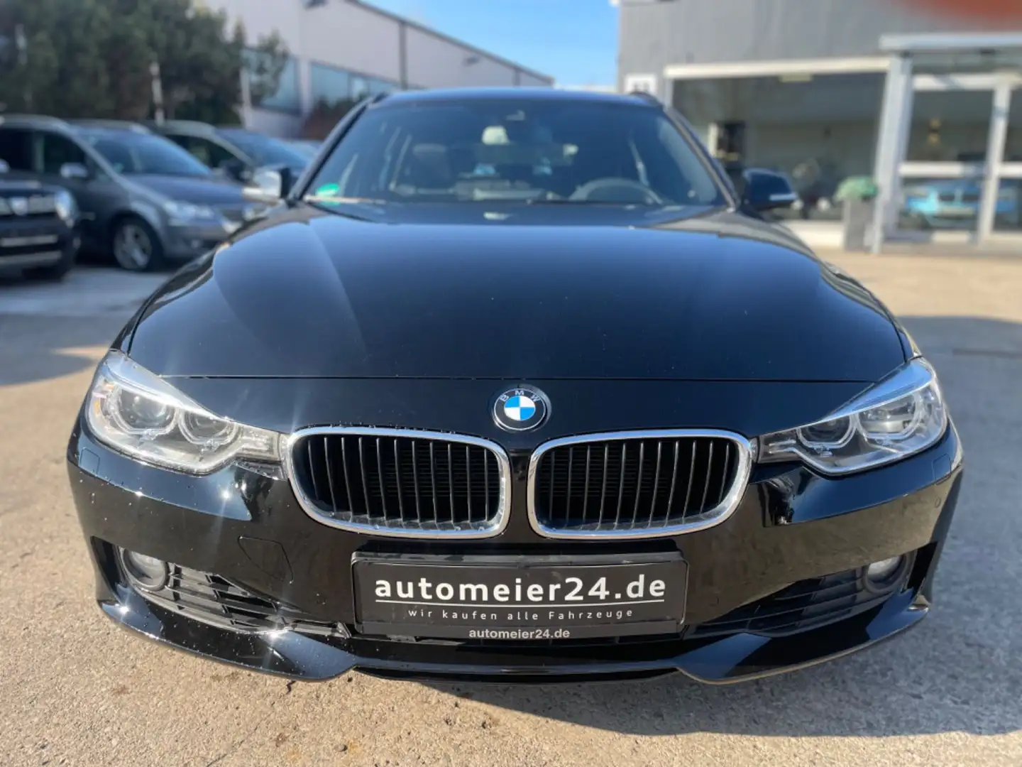 BMW 330 d Touring xDrive *Head Up*Tempomat* Černá - 2