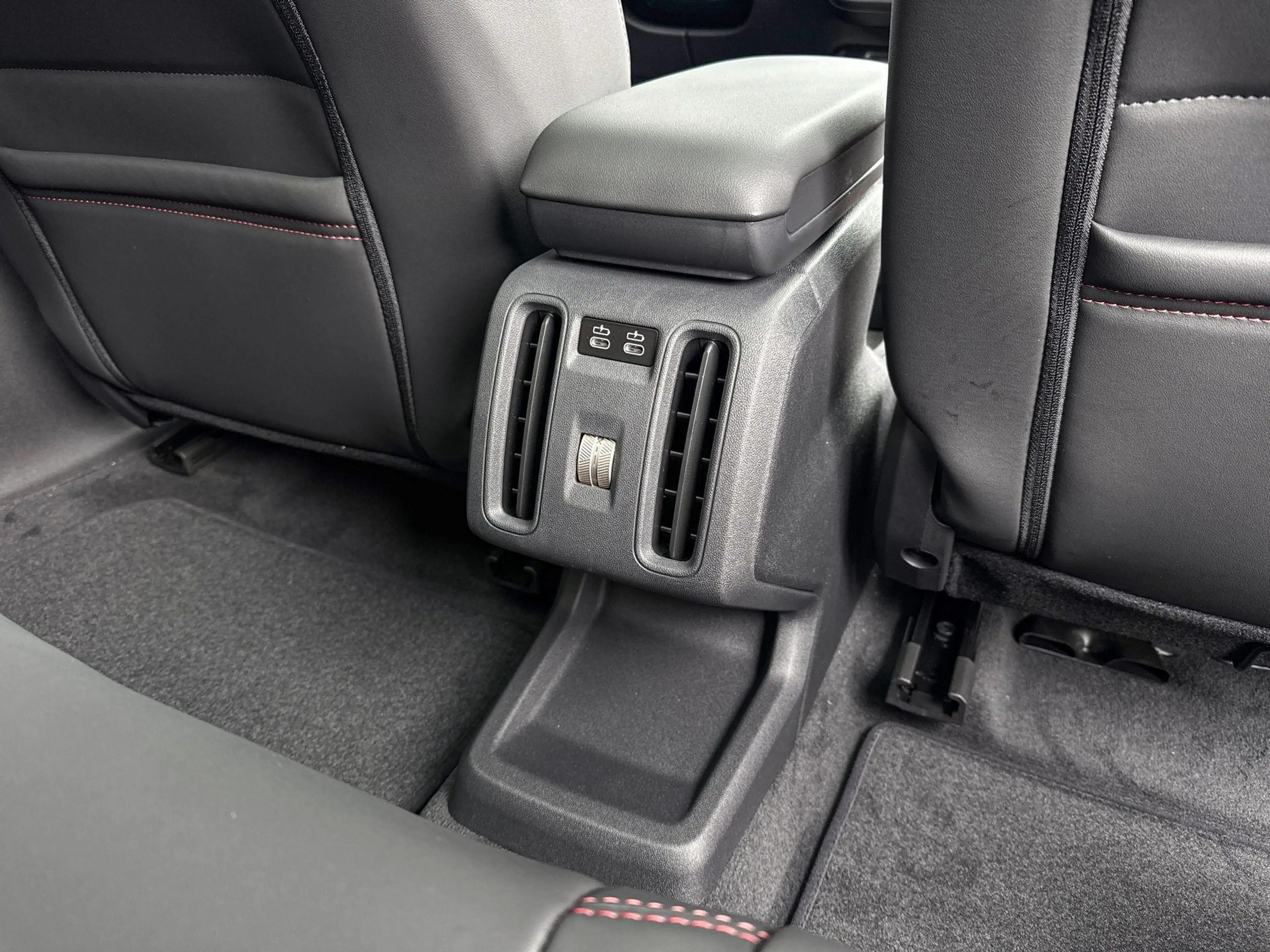 MINI Countryman E John Cooper Works XL 66.5 kWh — photo 10