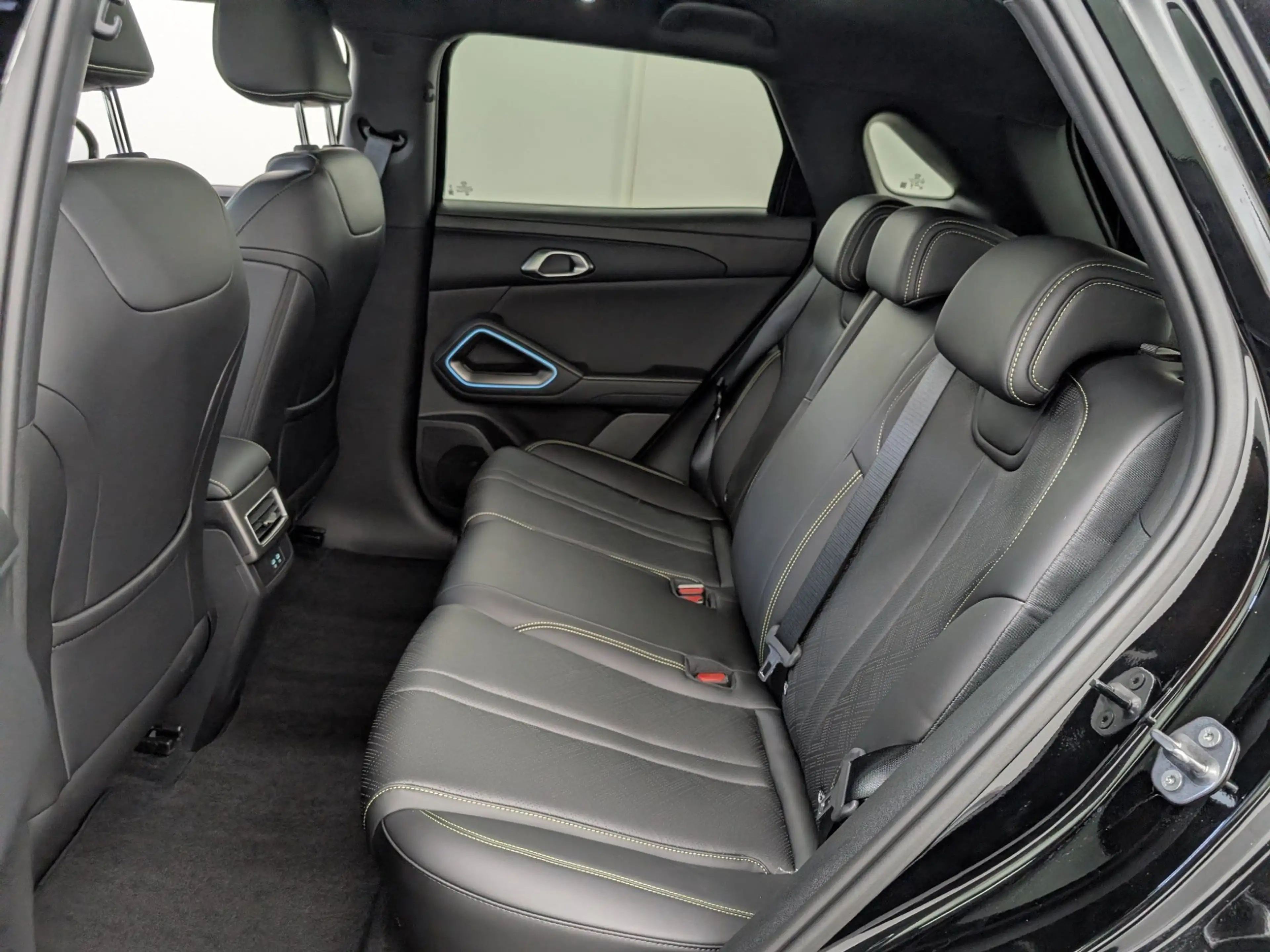BYD Atto 2 DM-i Boost Glasdach Kamera — photo 10