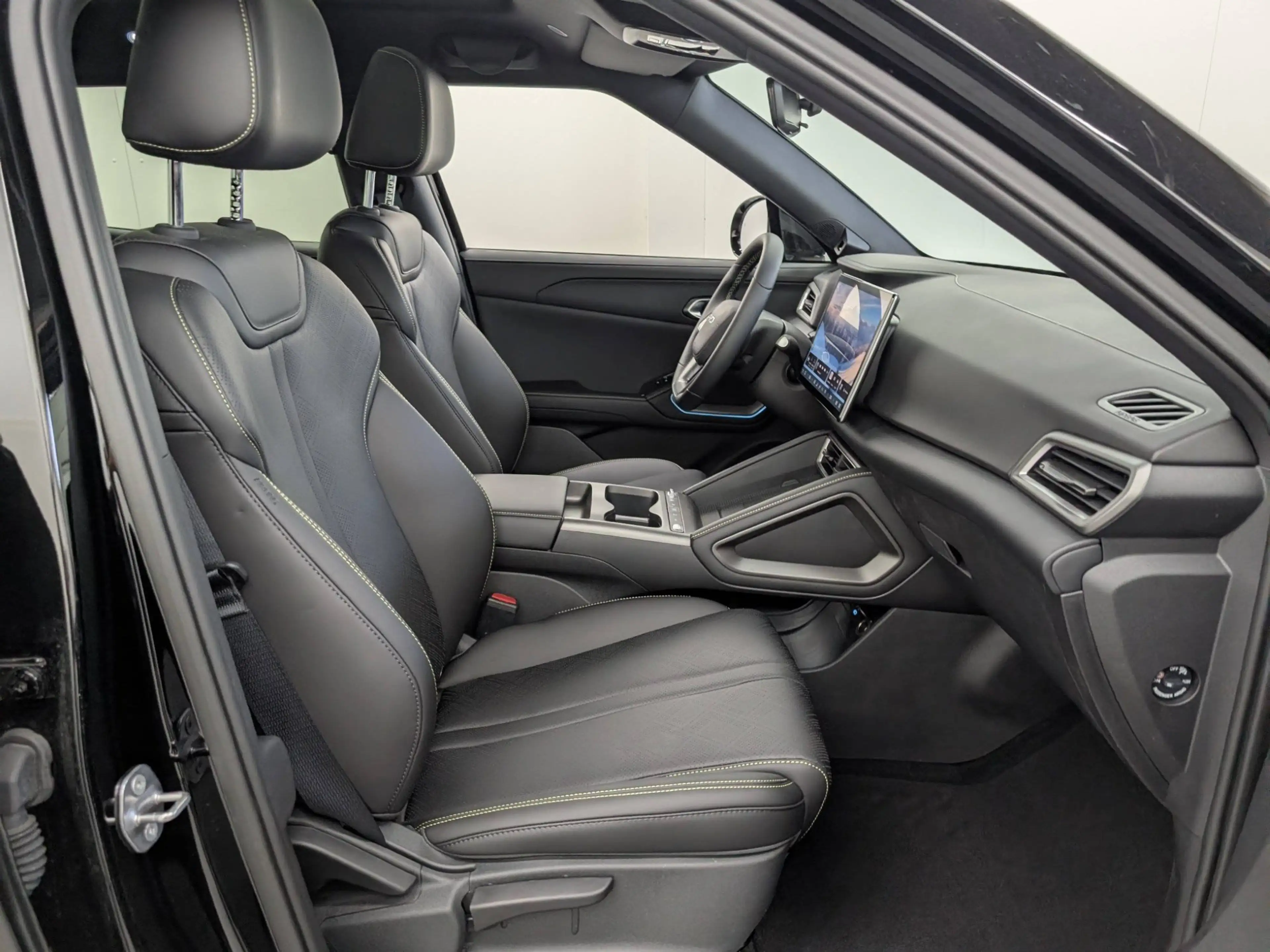BYD Atto 2 DM-i Boost Glasdach Kamera — photo 13