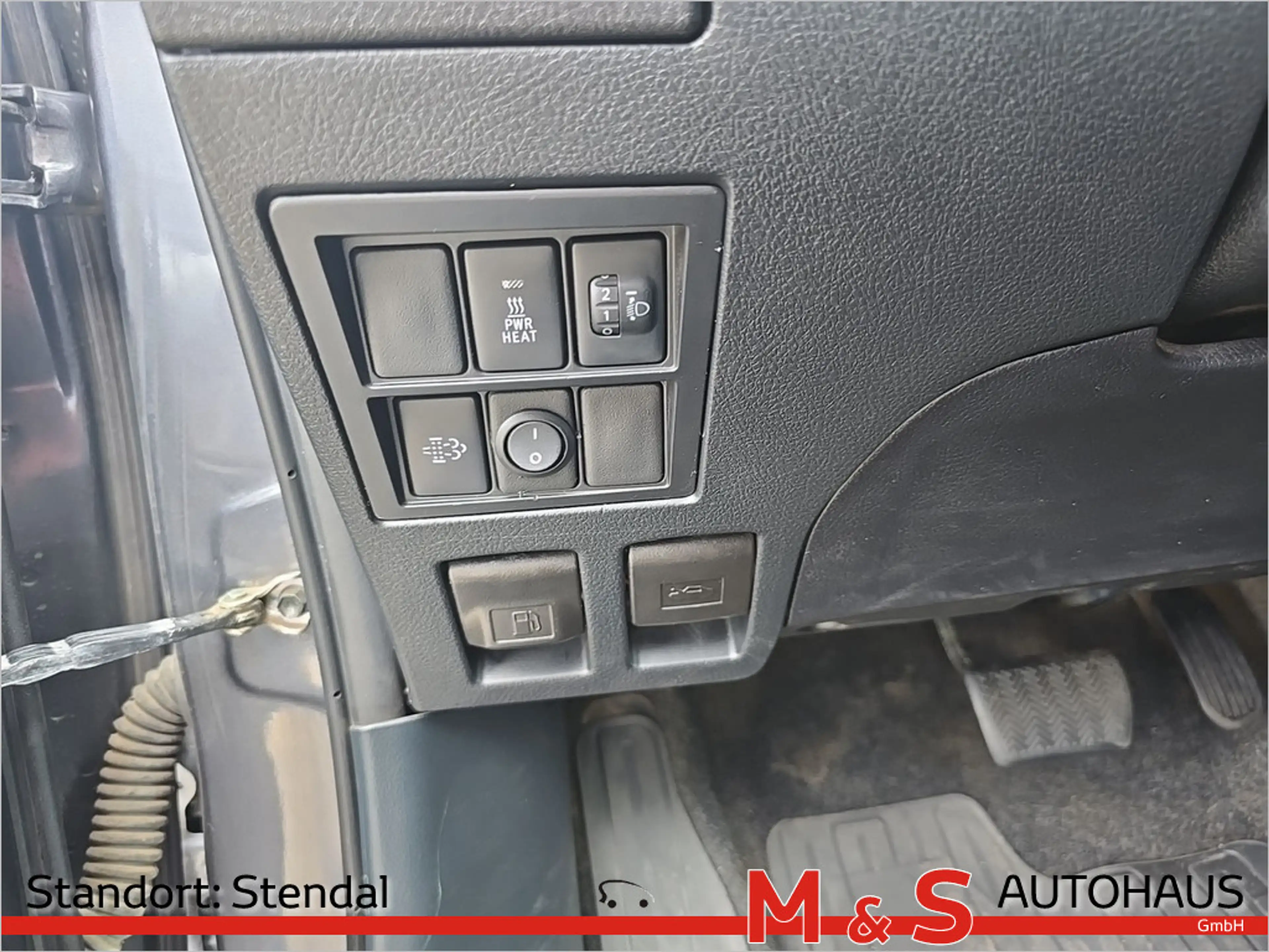 Toyota Hilux 2.8 Double Cab Comfort 4x4 KAMERA AHK — photo 18