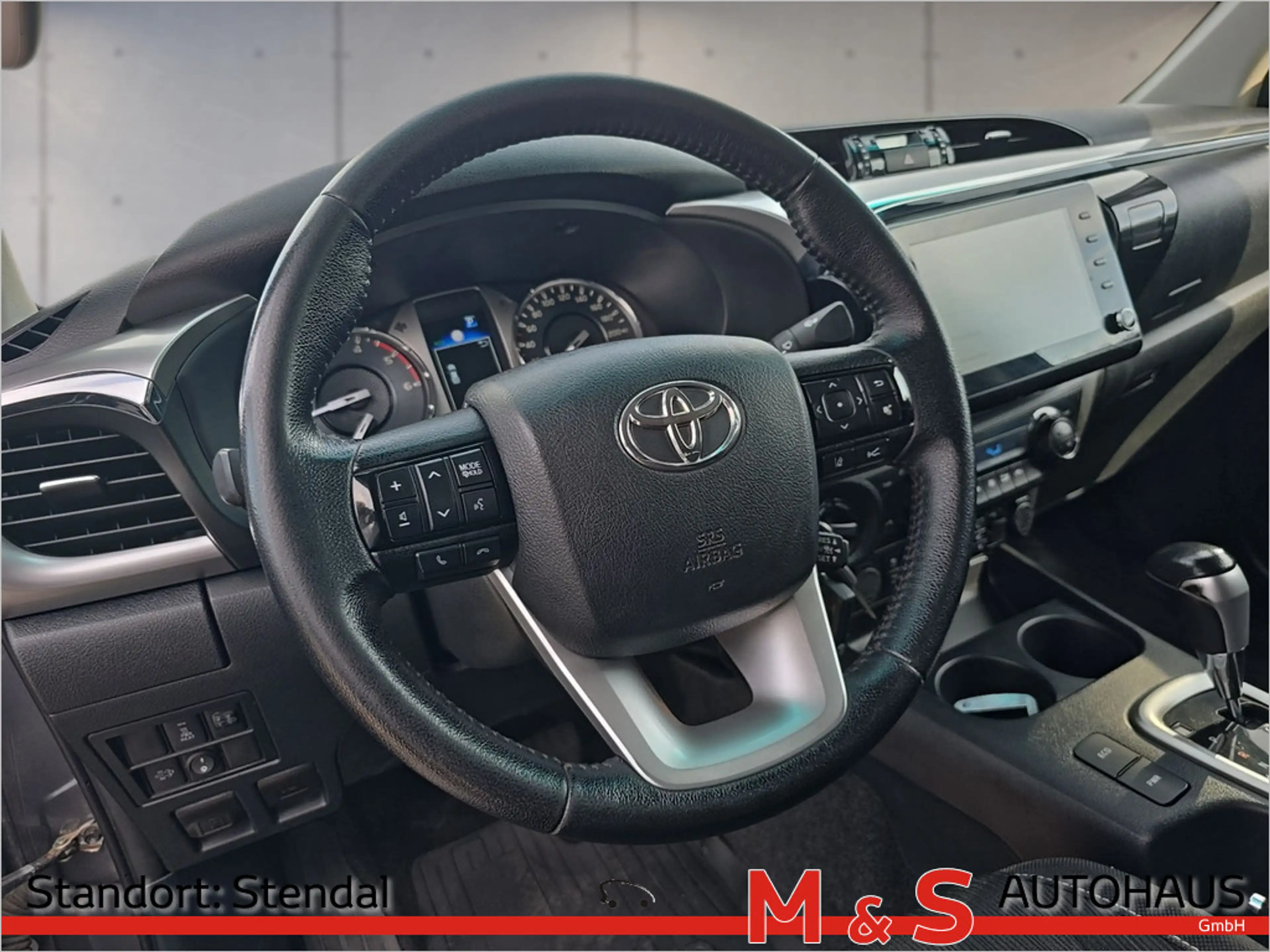 Toyota Hilux 2.8 Double Cab Comfort 4x4 KAMERA AHK — photo 10