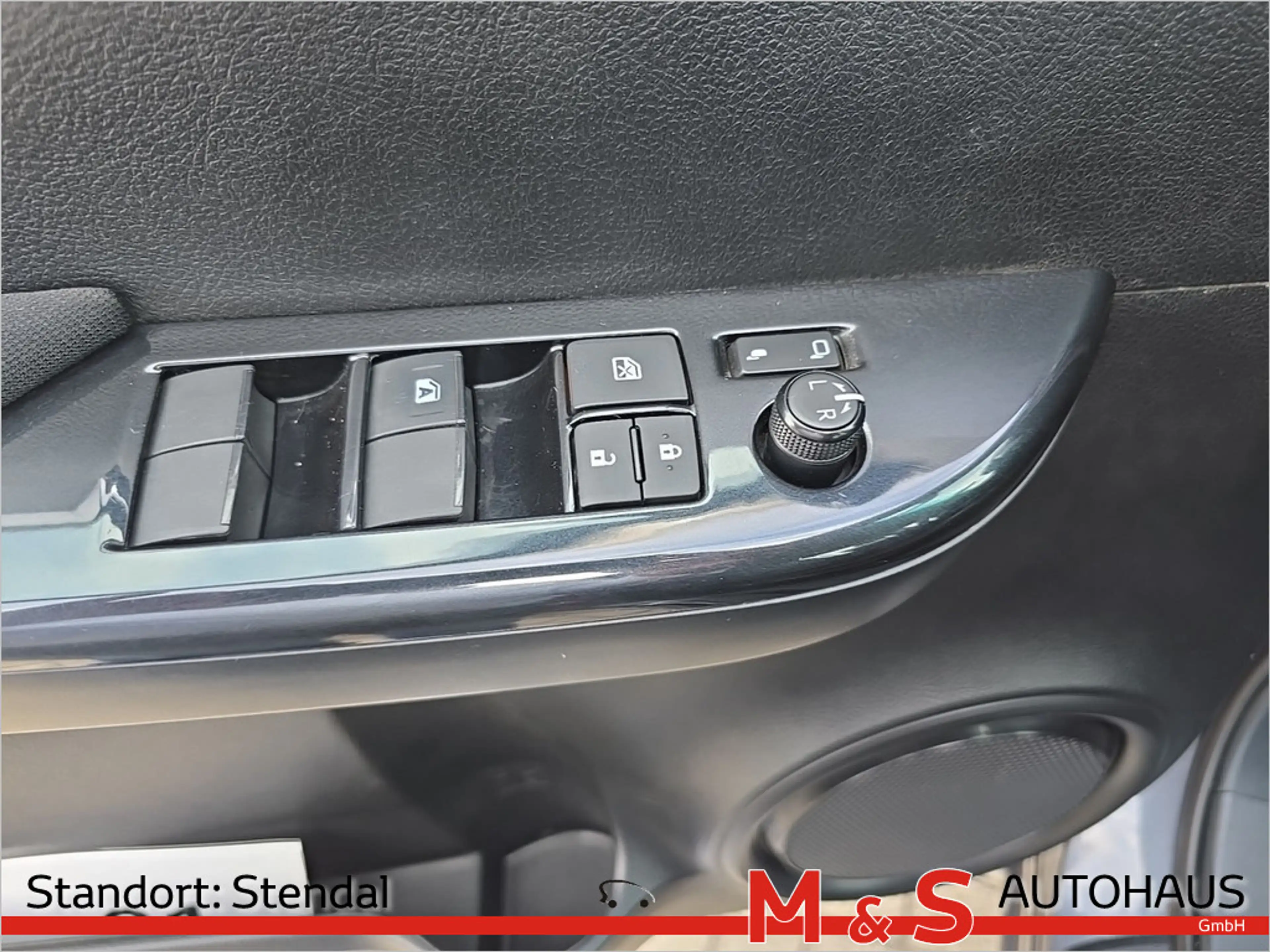 Toyota Hilux 2.8 Double Cab Comfort 4x4 KAMERA AHK — photo 17