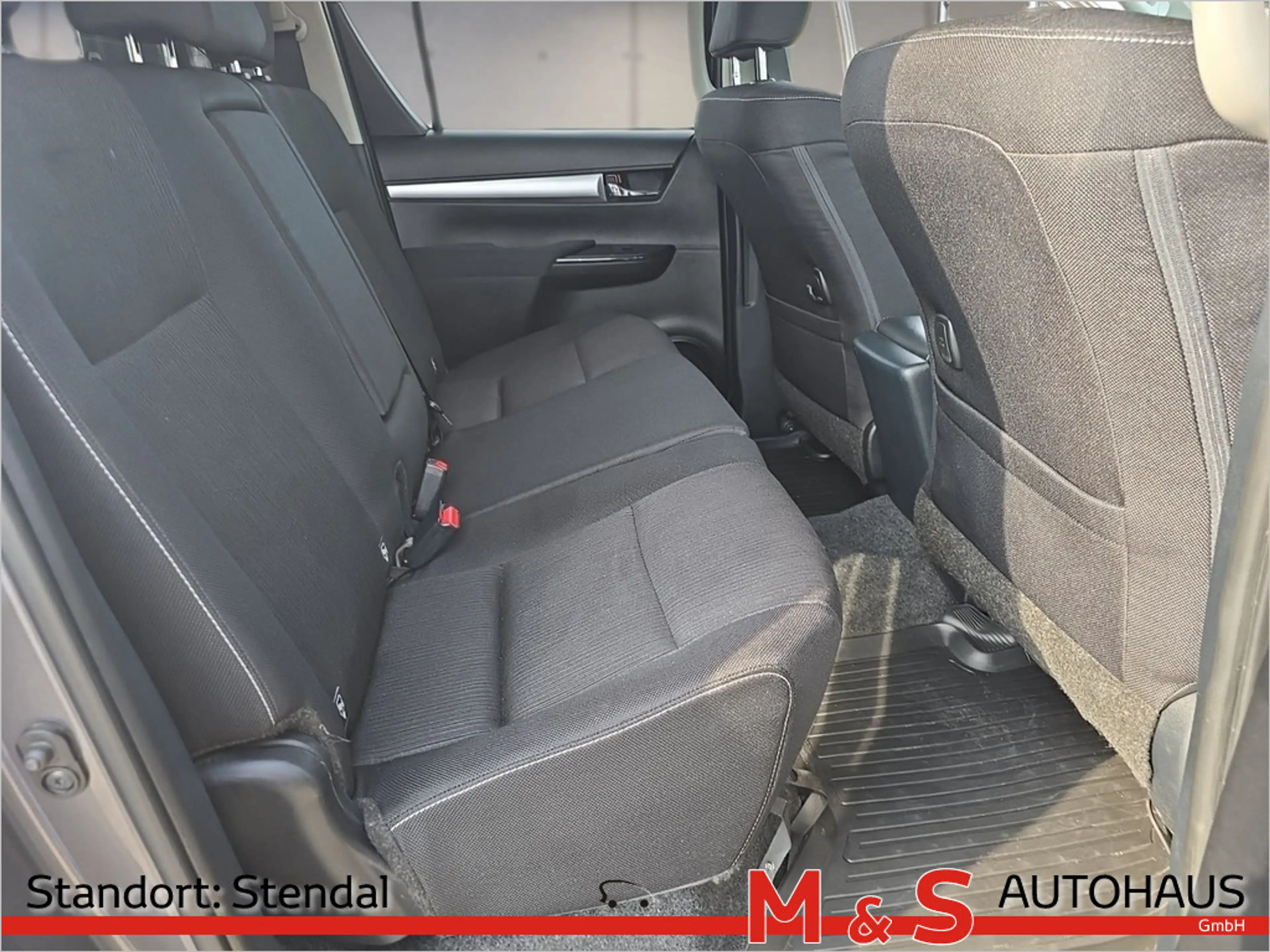 Toyota Hilux 2.8 Double Cab Comfort 4x4 KAMERA AHK — photo 12