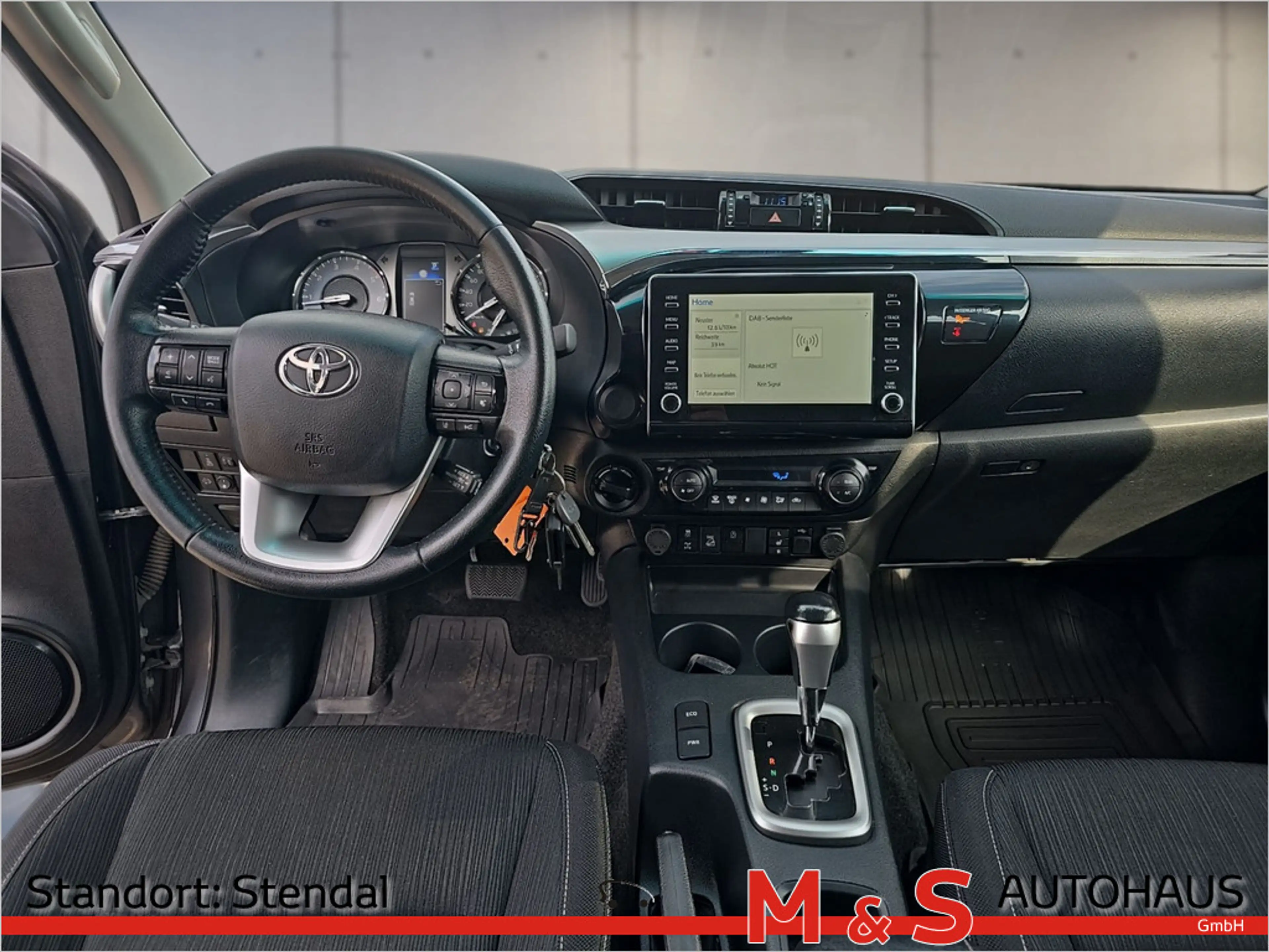 Toyota Hilux 2.8 Double Cab Comfort 4x4 KAMERA AHK — photo 11