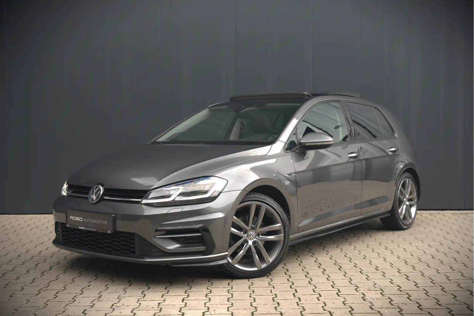 Volkswagen Golf 1.4 TSI Highline Business R | R-Line | Panoramadak Gris - 1