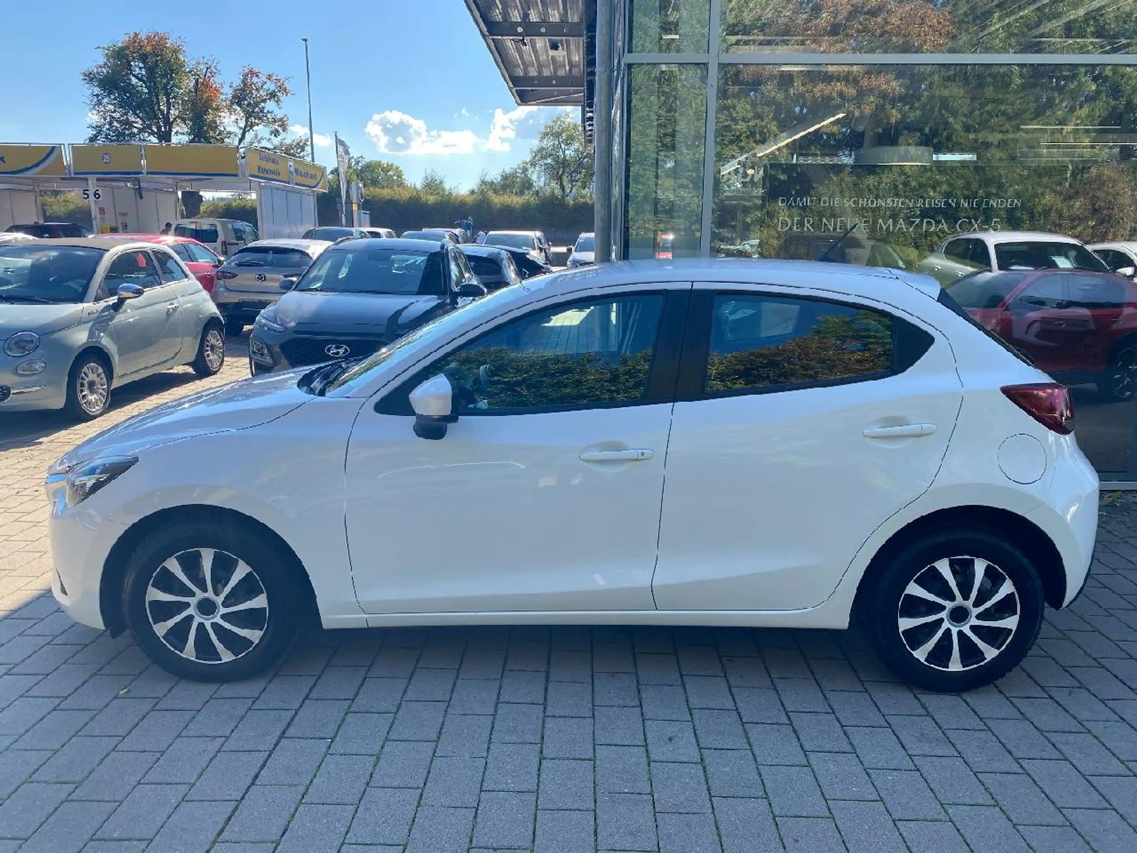 Mazda 2 SKYACTIV-G 75PS CENTER-LINE — photo 3