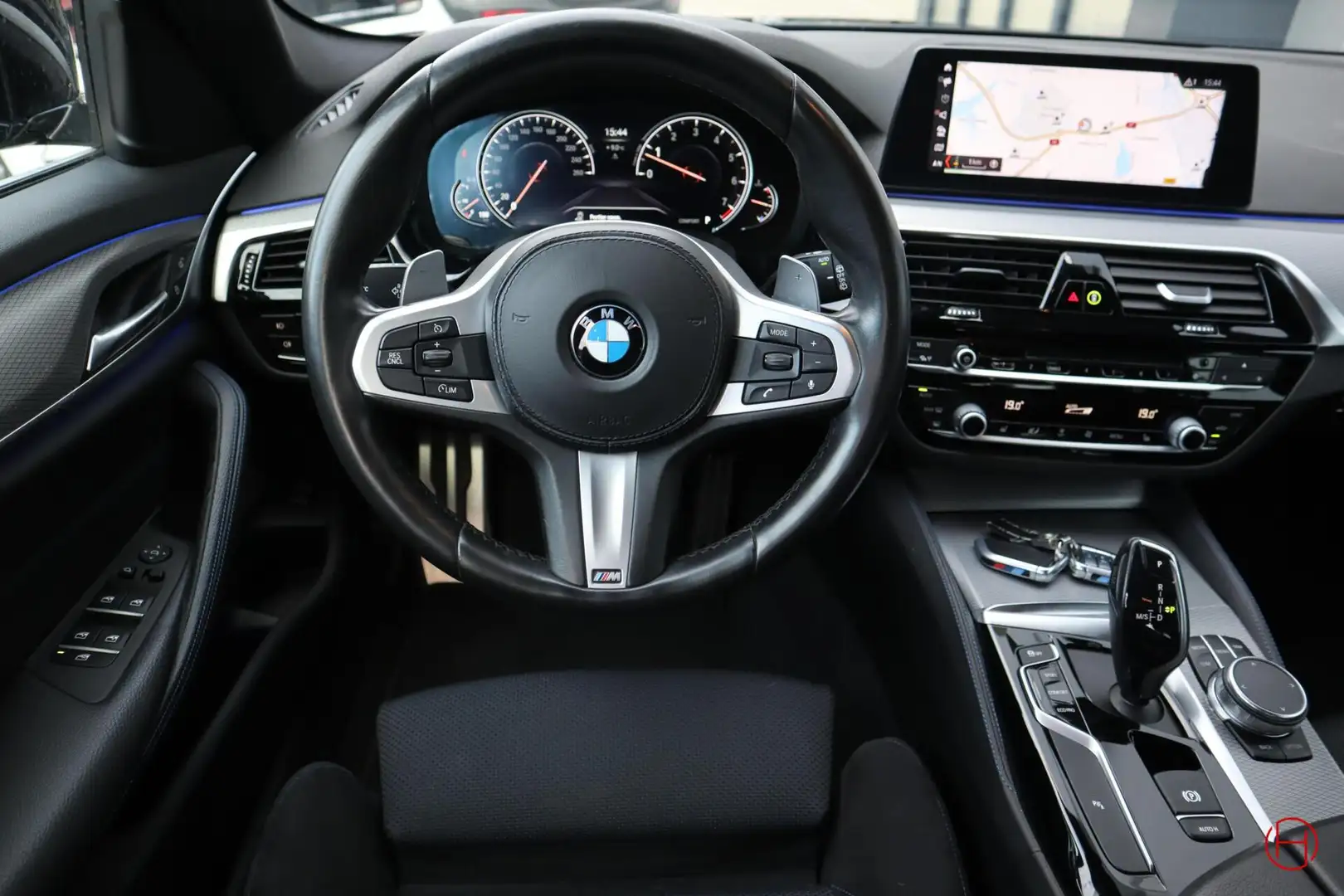 BMW 520 5-serie Touring 520i High Executive M-Sport / Stoe Zwart - 2