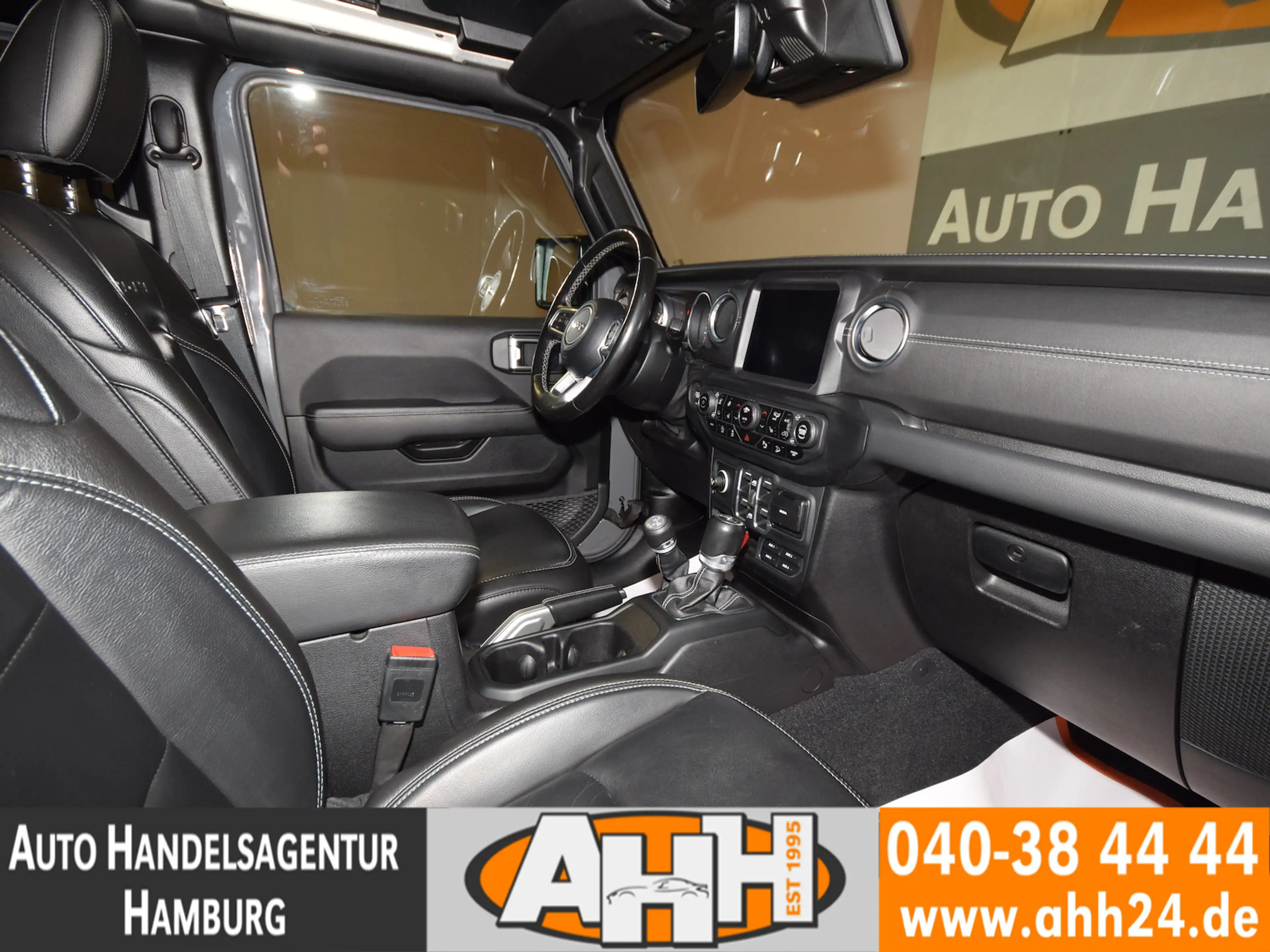 Jeep Wrangler UNLIMITED 2.2 CRDi SAHARA PANO|LED|AHK! — photo 10
