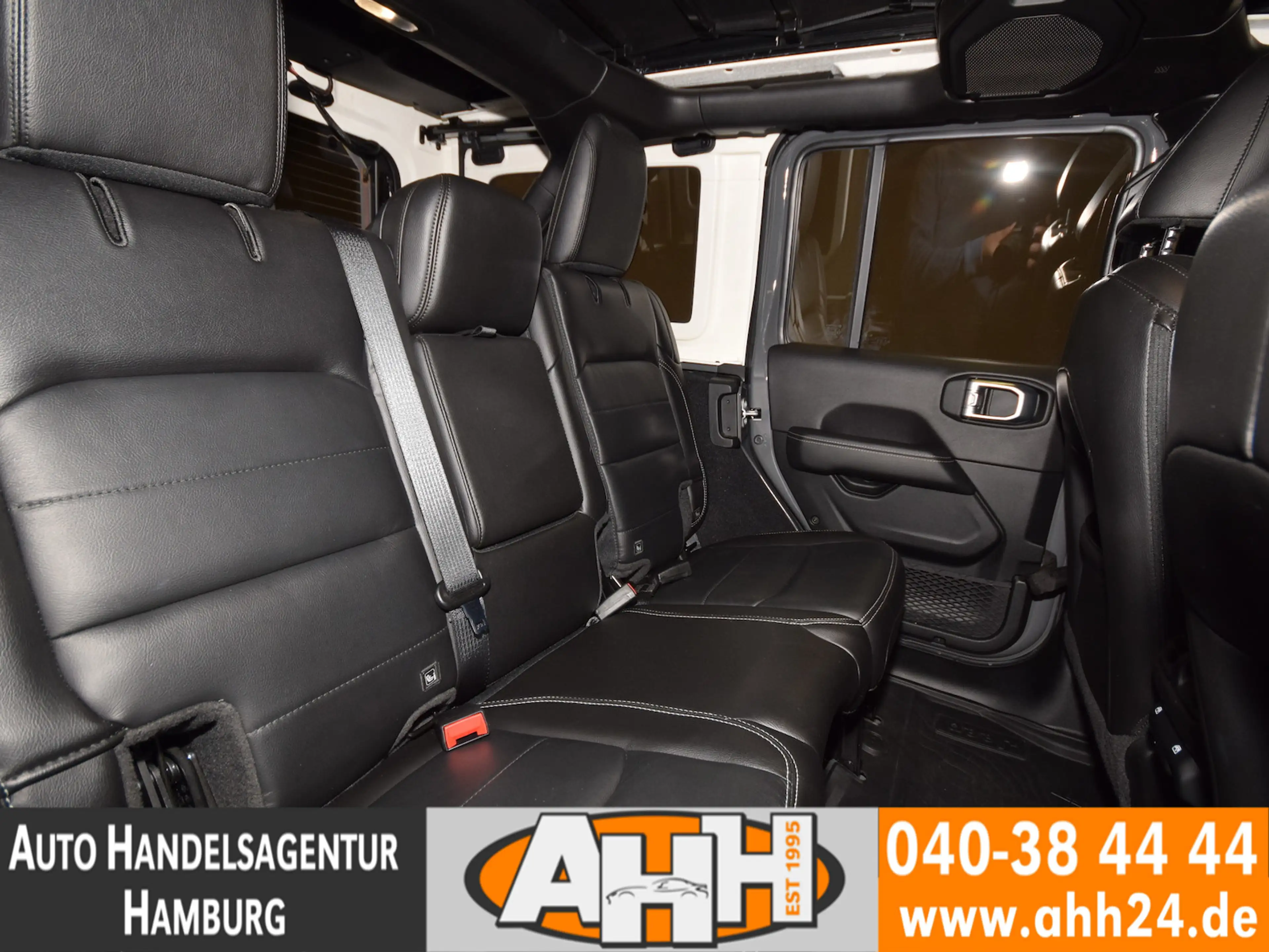 Jeep Wrangler UNLIMITED 2.2 CRDi SAHARA PANO|LED|AHK! — photo 15