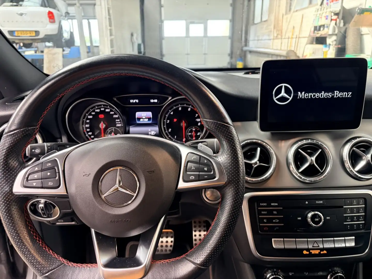Mercedes-Benz CLA 180 Shooting Brake AMG-Line Nightpakket Cruise Clima N Gris - 2