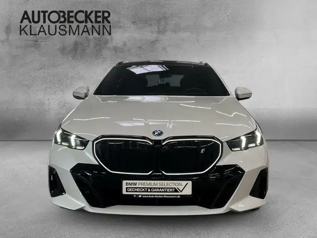 BMW I5 view 5