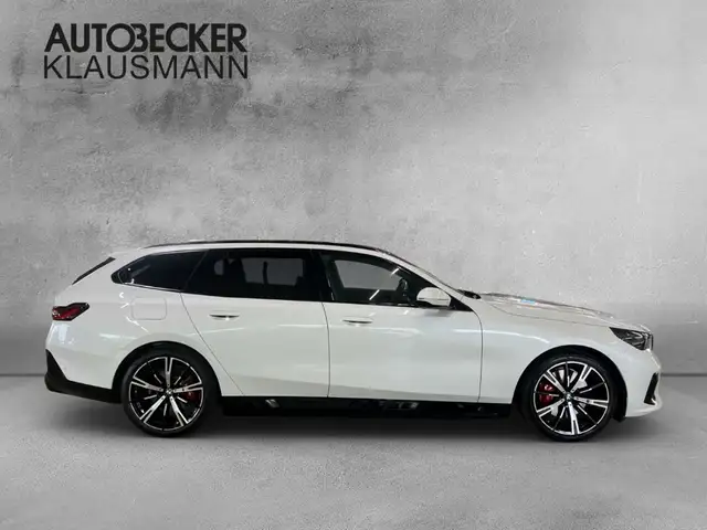 BMW I5 view 4