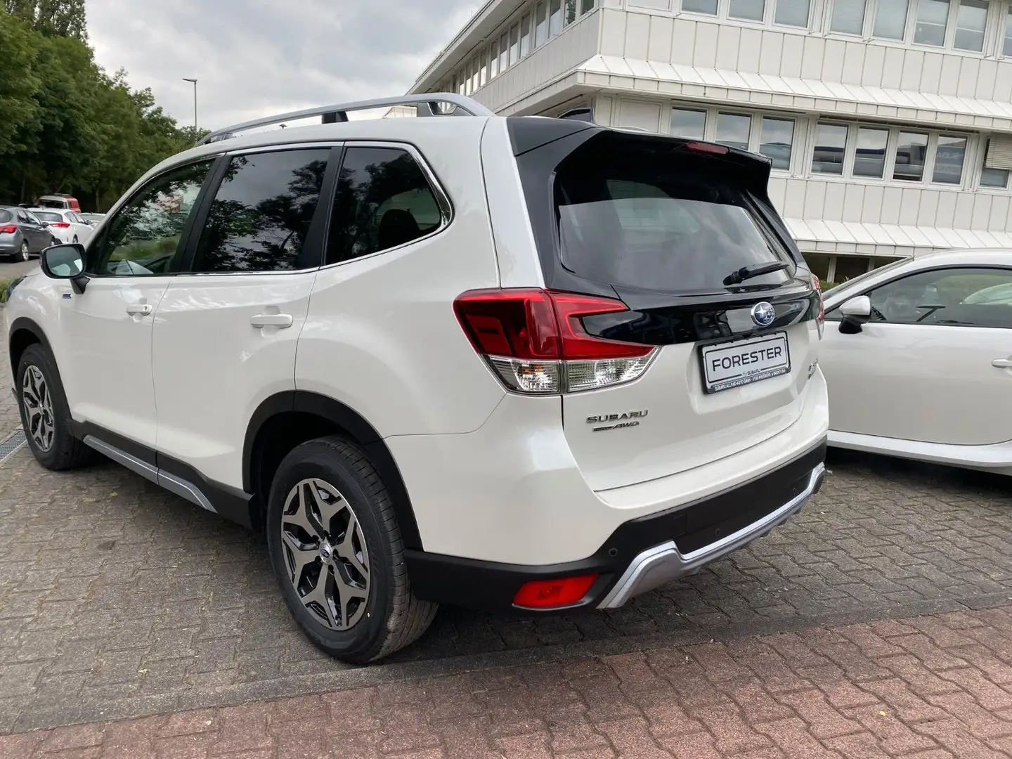 Subaru Forester 2.0ie Comfort Lineartronic NAVI 2024 WR Weiß - 2