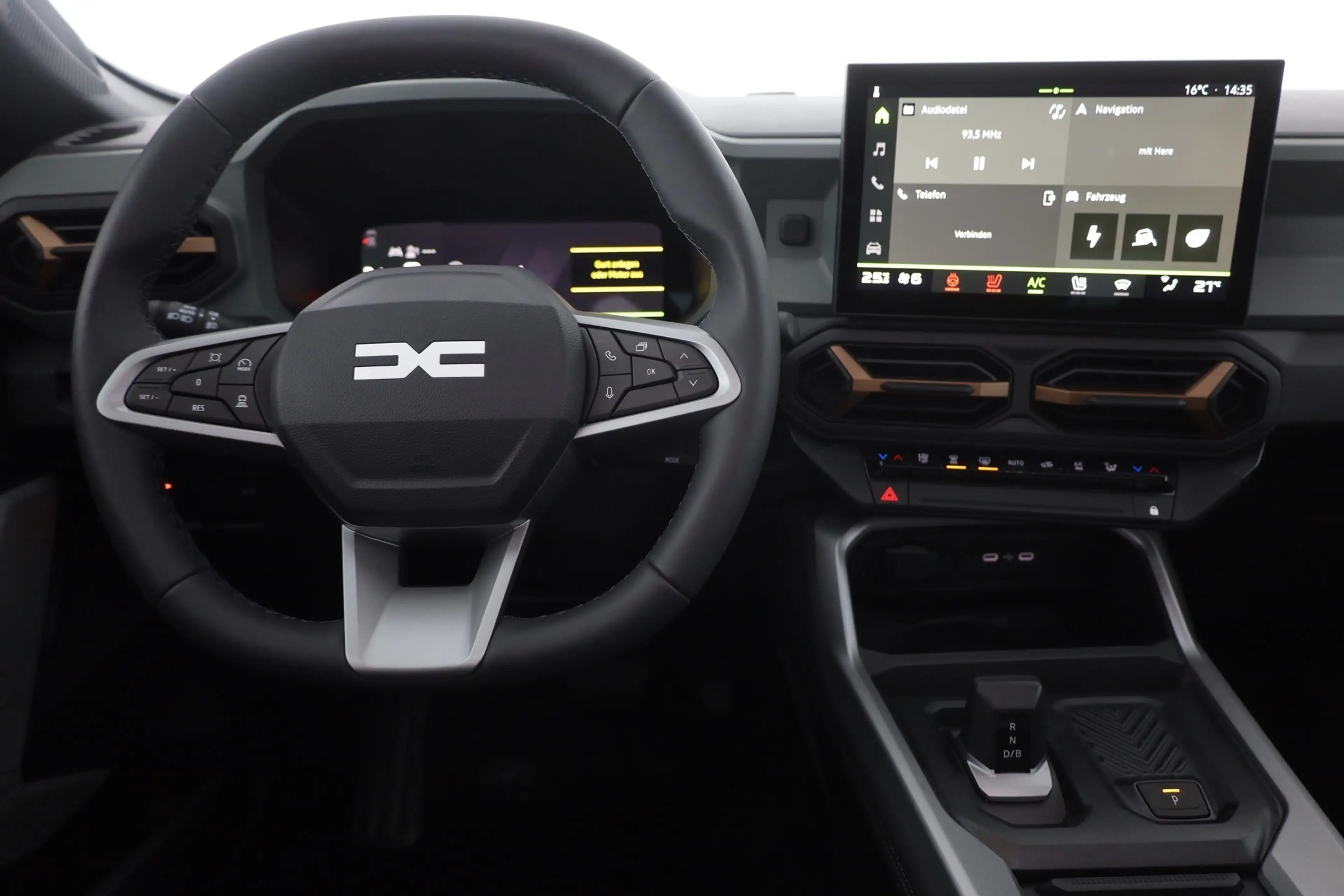Dacia Bigster Essential 140 mHev LED Kamera Tempomat — photo 11