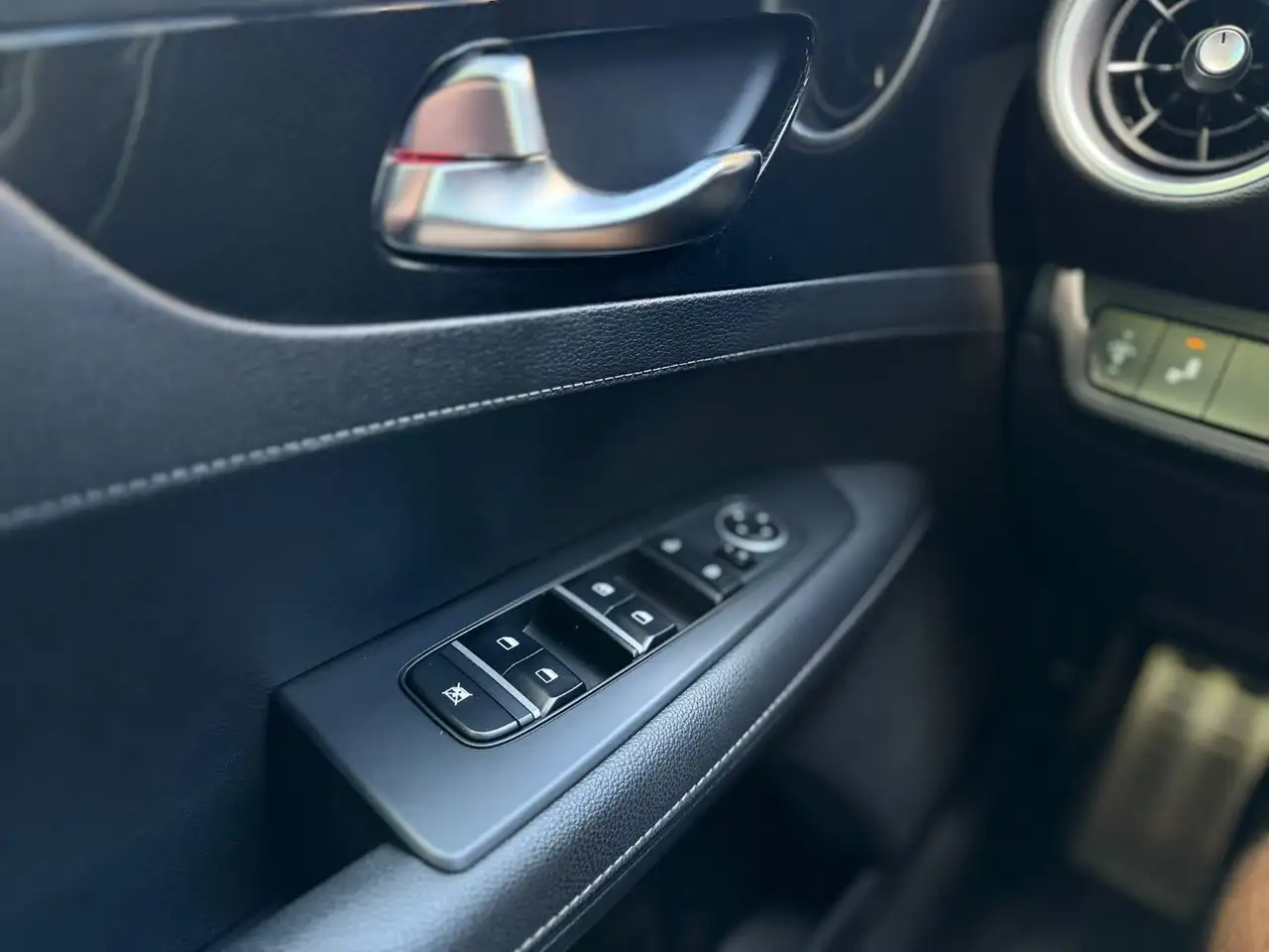Kia Forte снимка Kia Forte
