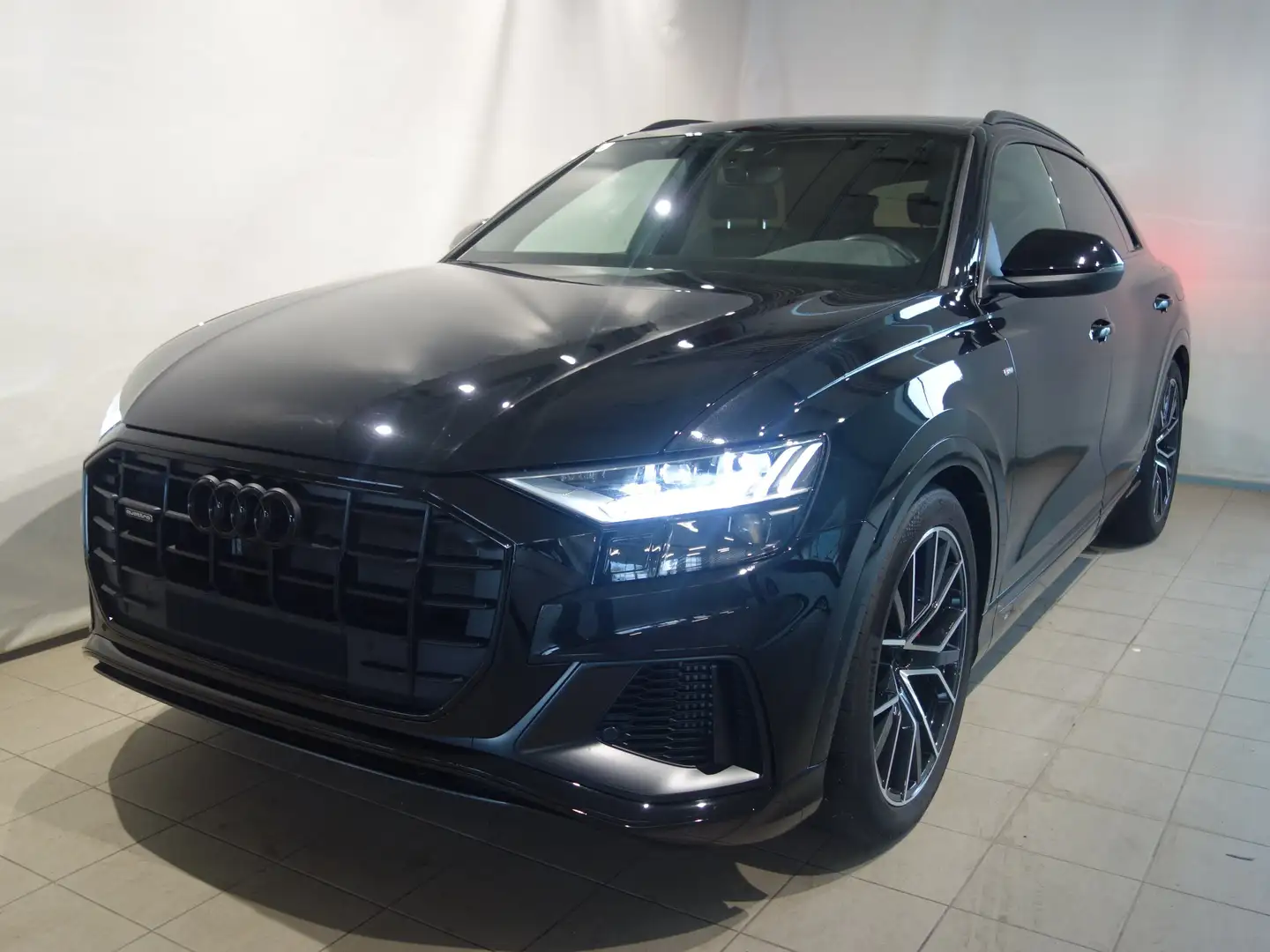 Audi Q8 60 TFSI e quattro Schwarz - 1