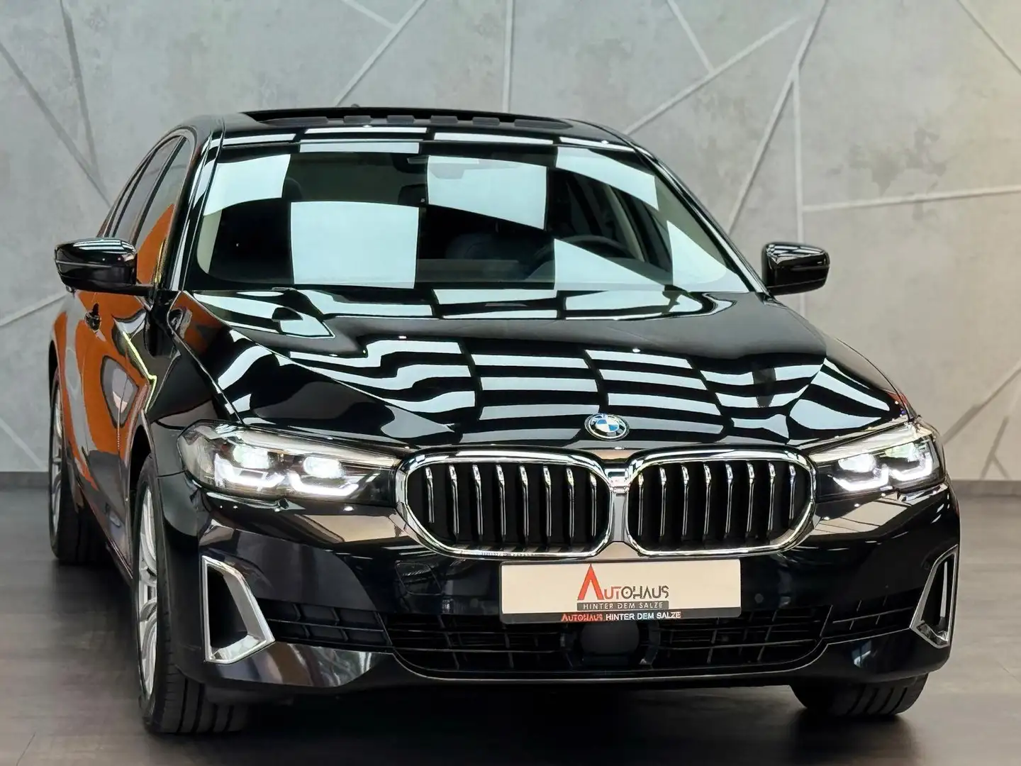 BMW 530 i Luxury Line |LED|KAM|TEMP|METALIC|SHZG| Schwarz - 2