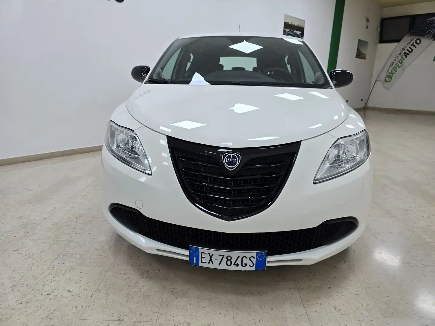 Lancia Ypsilon Ypsilon 1.2 8v 69cv E6 Blanco - 2
