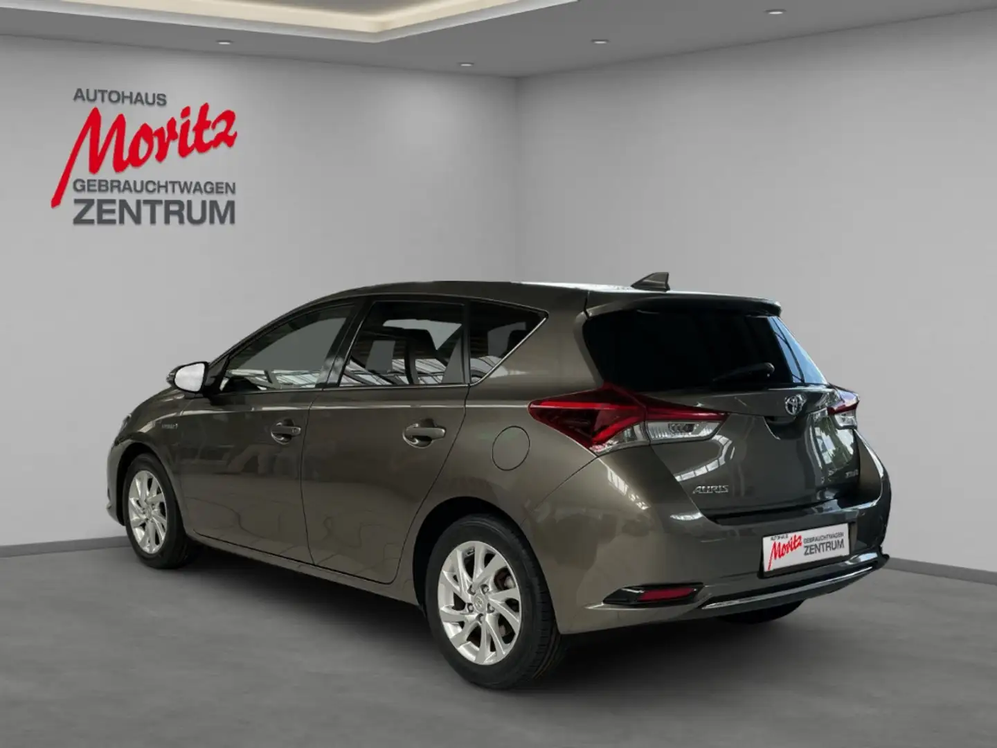 Toyota Auris 1.8 Hybrid Comfort *NAVI*KAMERA!* Grijs - 2