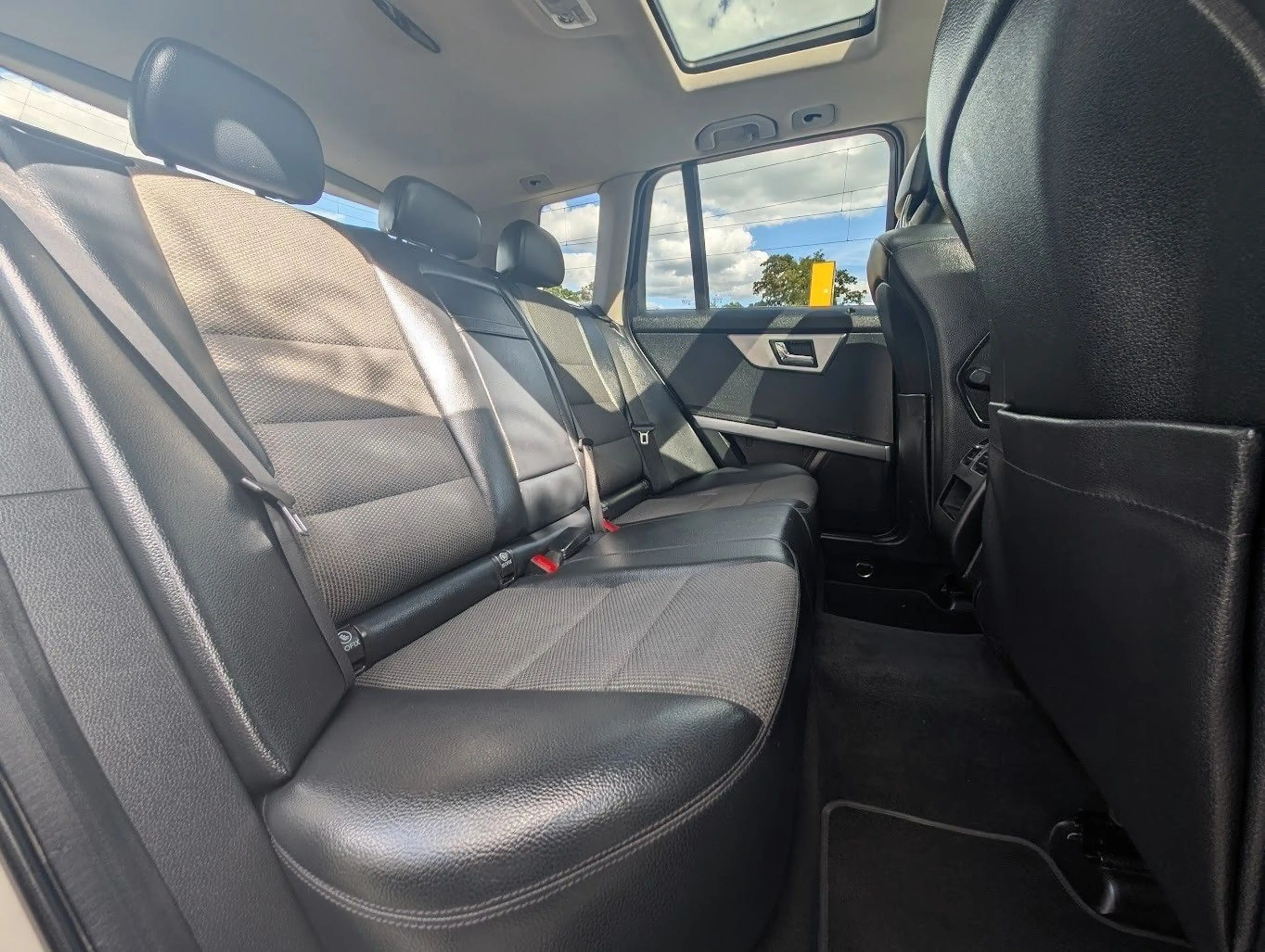 Mercedes-Benz GLK 220 CDI Sport PANO. 4x4. NAVI. AHK — photo 2