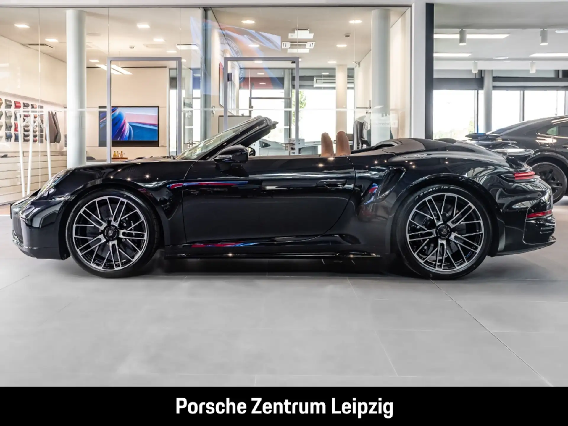 포르쉐 911 Turbo S Cabriolet 2026 검정 사진 7