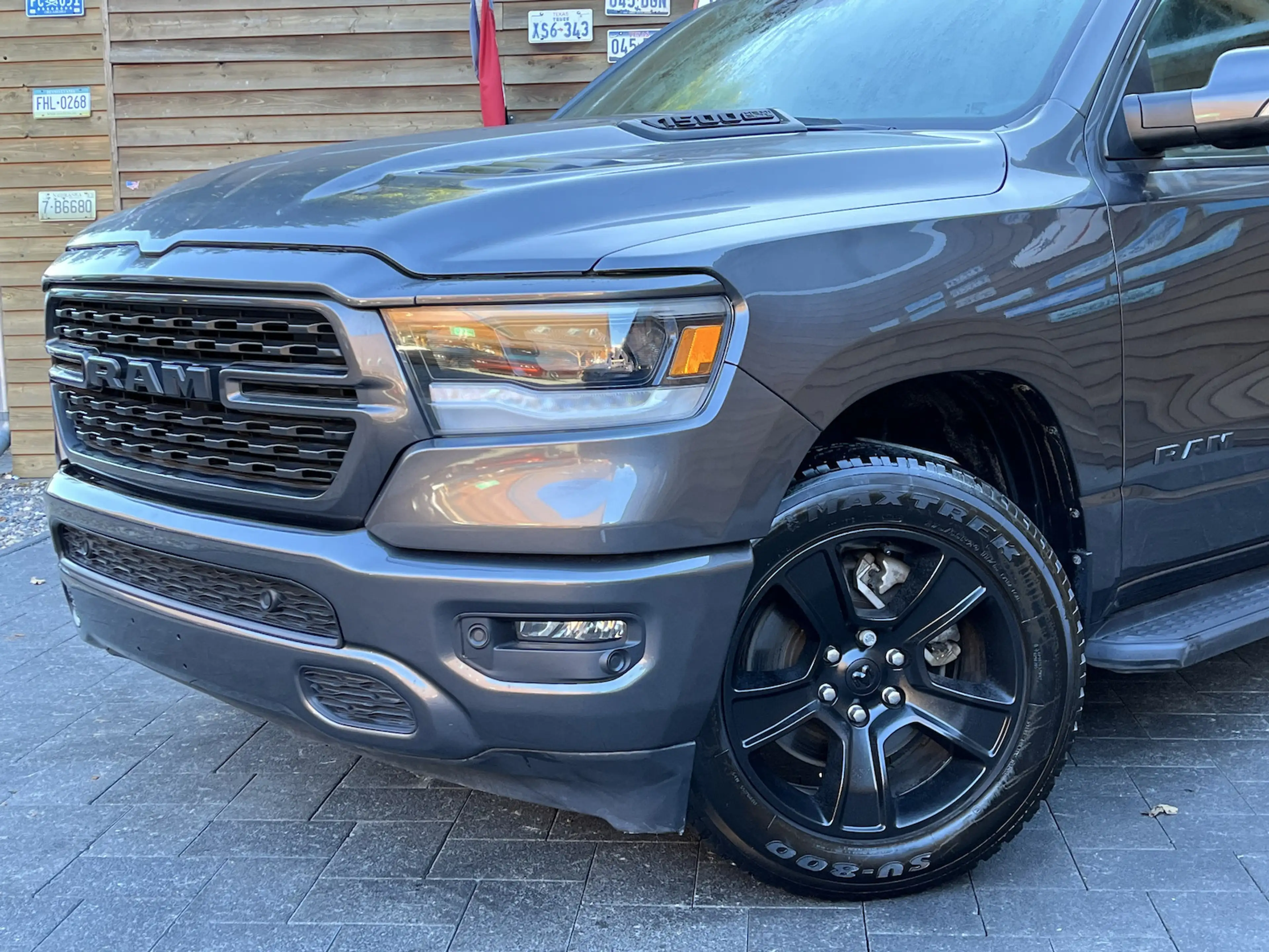 Dodge RAM 1500 SPORT 5,7L Pano 4x4 LPG 12´´ Navi AHK — photo 5