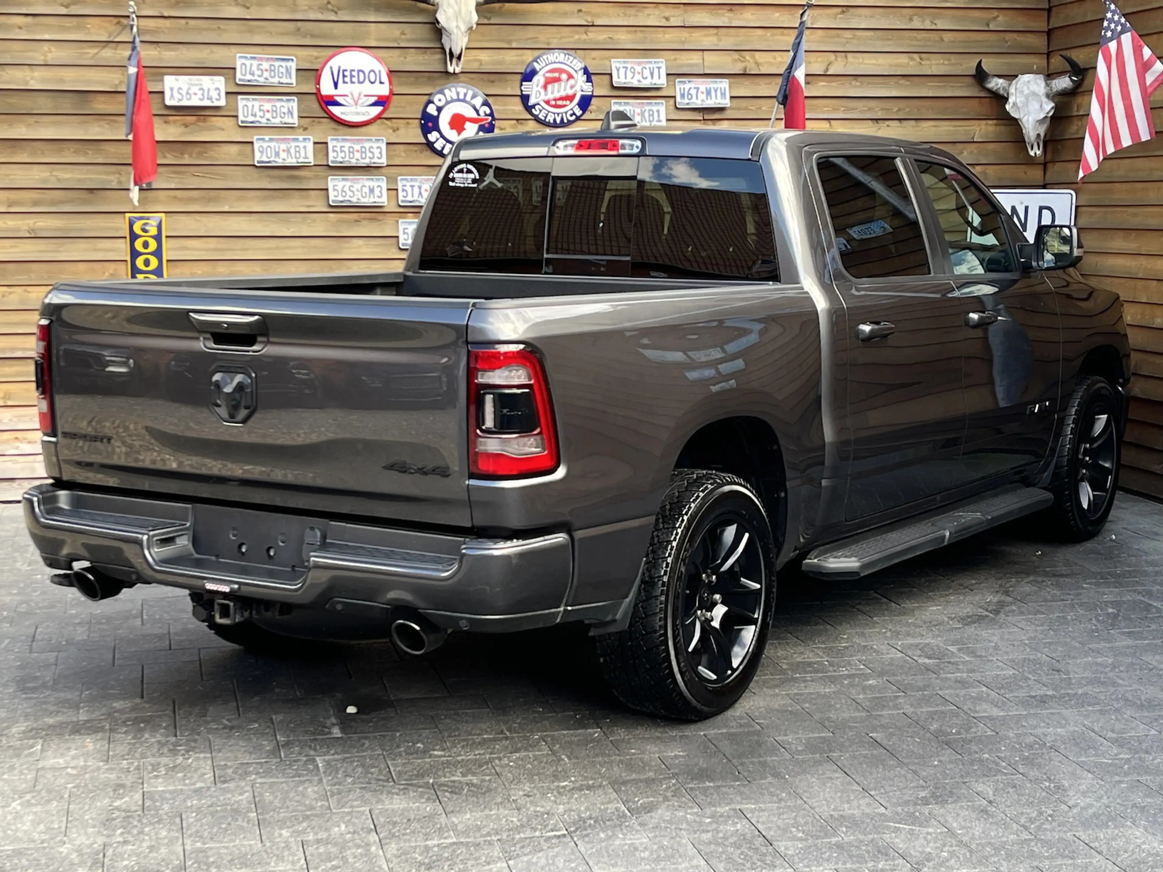 Dodge RAM 1500 SPORT 5,7L Pano 4x4 LPG 12´´ Navi AHK — photo 15