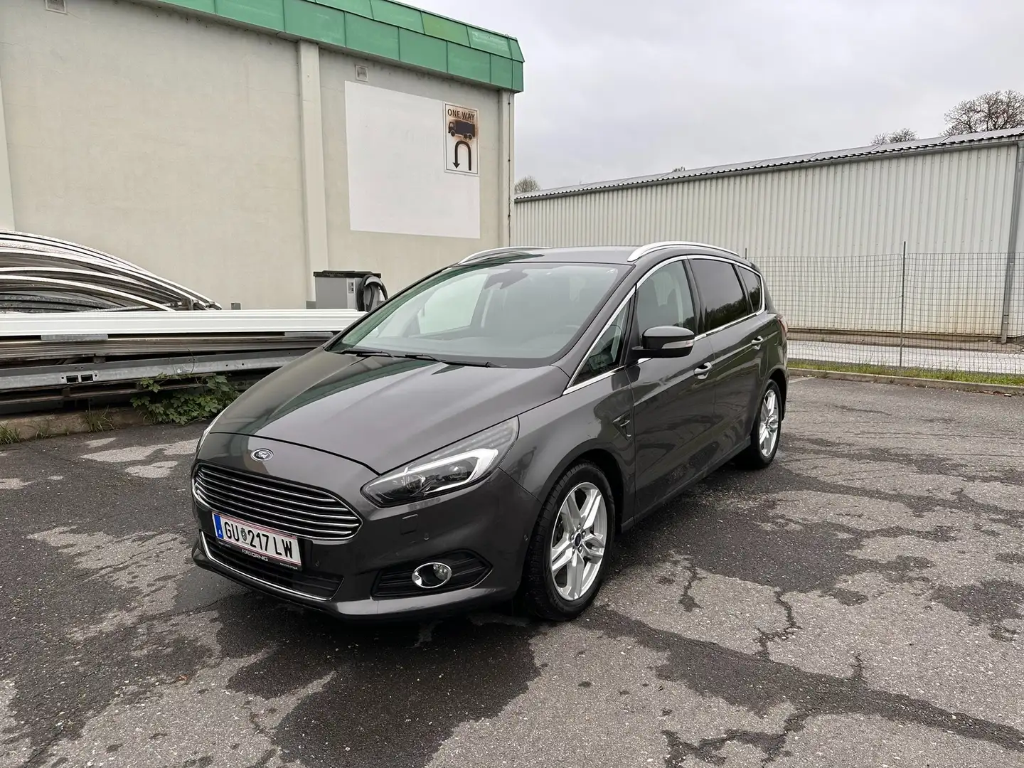 Ford S-Max Titanium 2.0 TDCi AWD Auto-Start/Stop Aut. Grau - 2