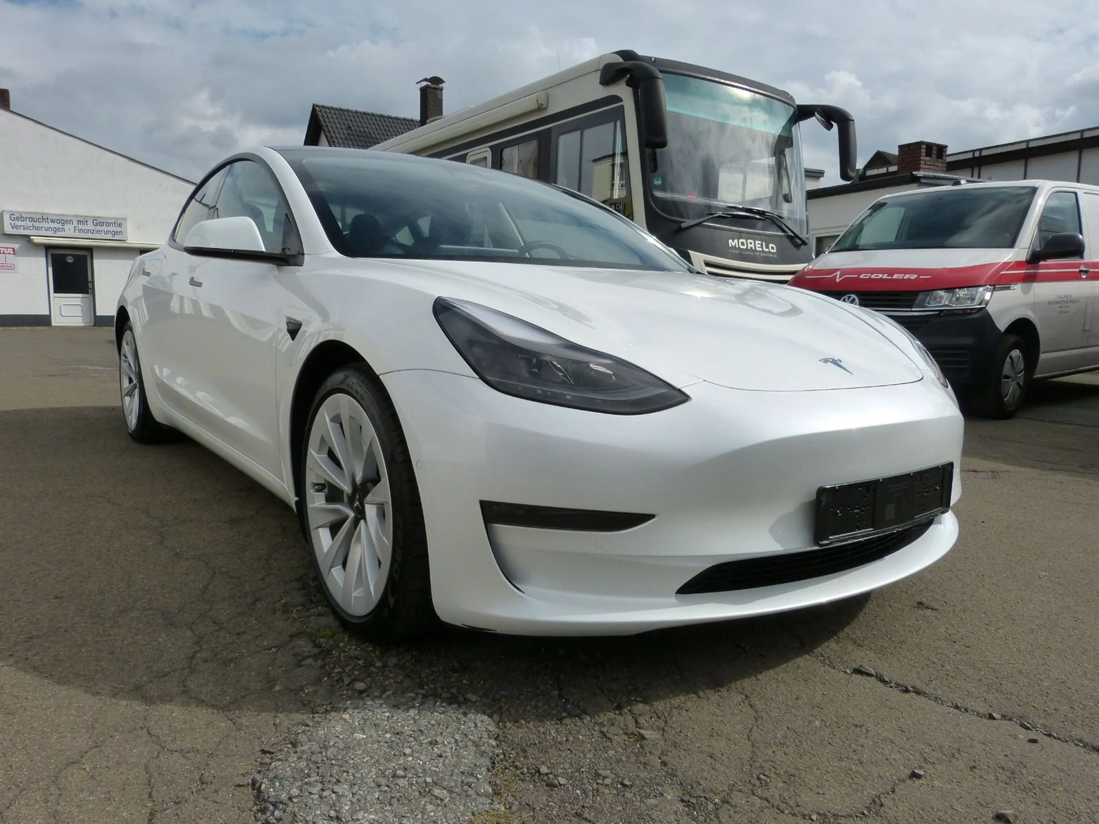Tesla Model 3 Long Range Dual AWD aus 1.Hand — photo 9