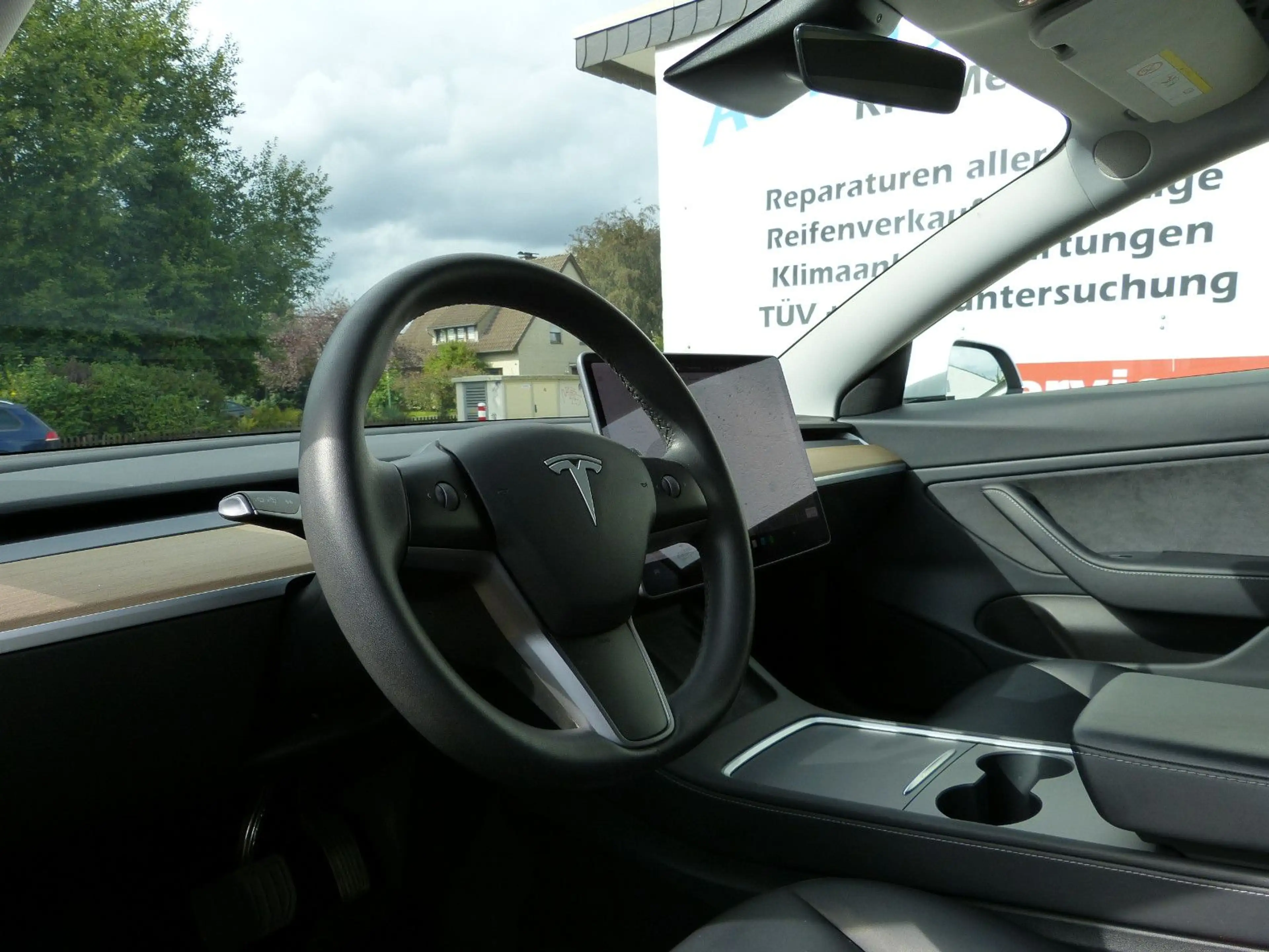 Tesla Model 3 Long Range Dual AWD aus 1.Hand — photo 6