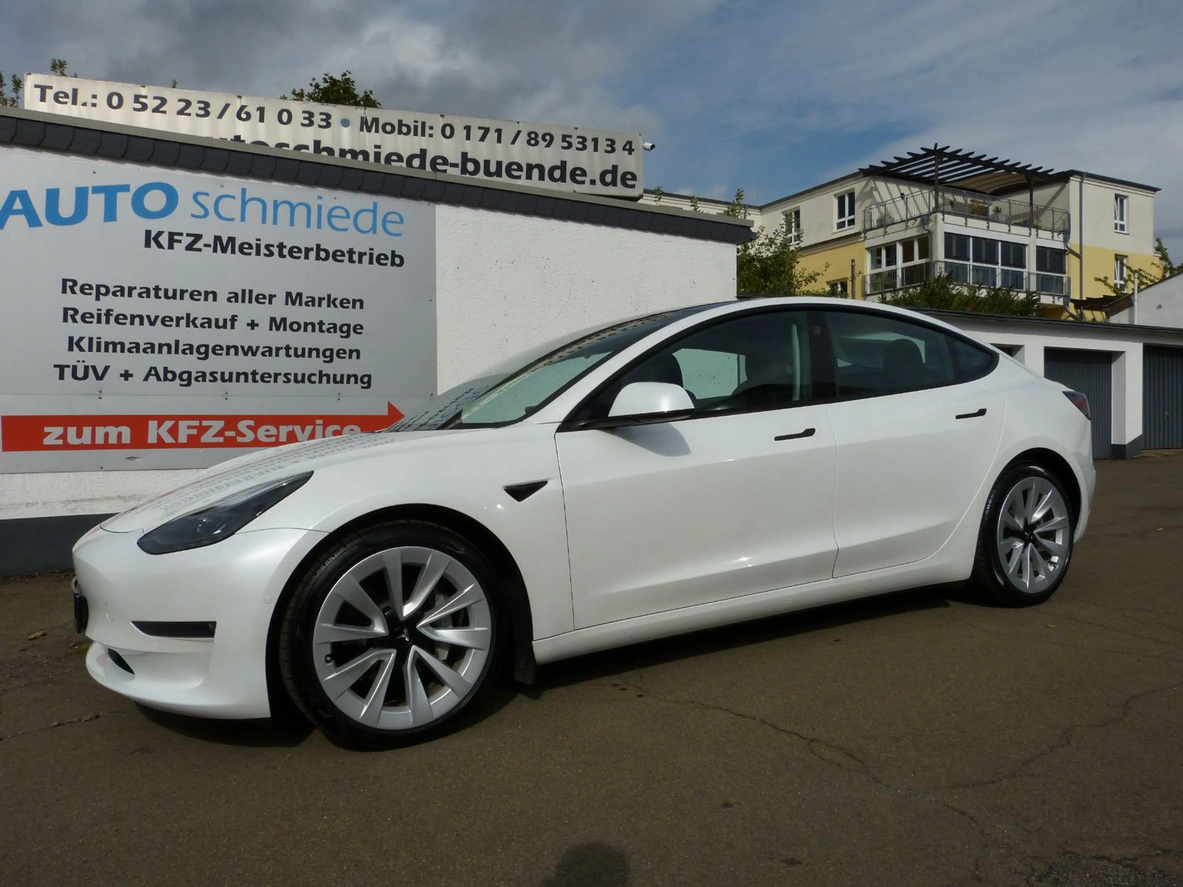 Tesla Model 3 Long Range Dual AWD aus 1.Hand — photo 2