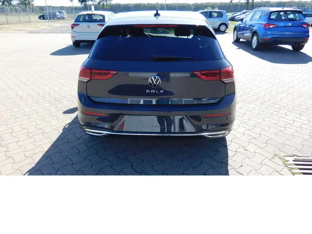 Volkswagen Golf view 4