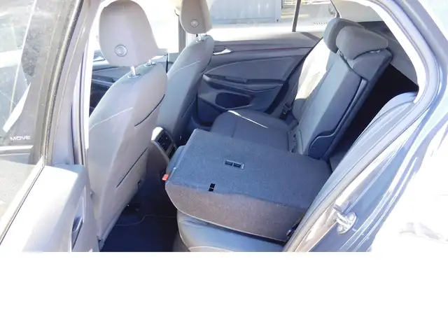 Volkswagen Golf view 11