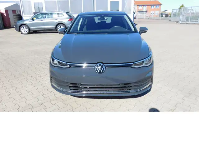 Volkswagen Golf view 3